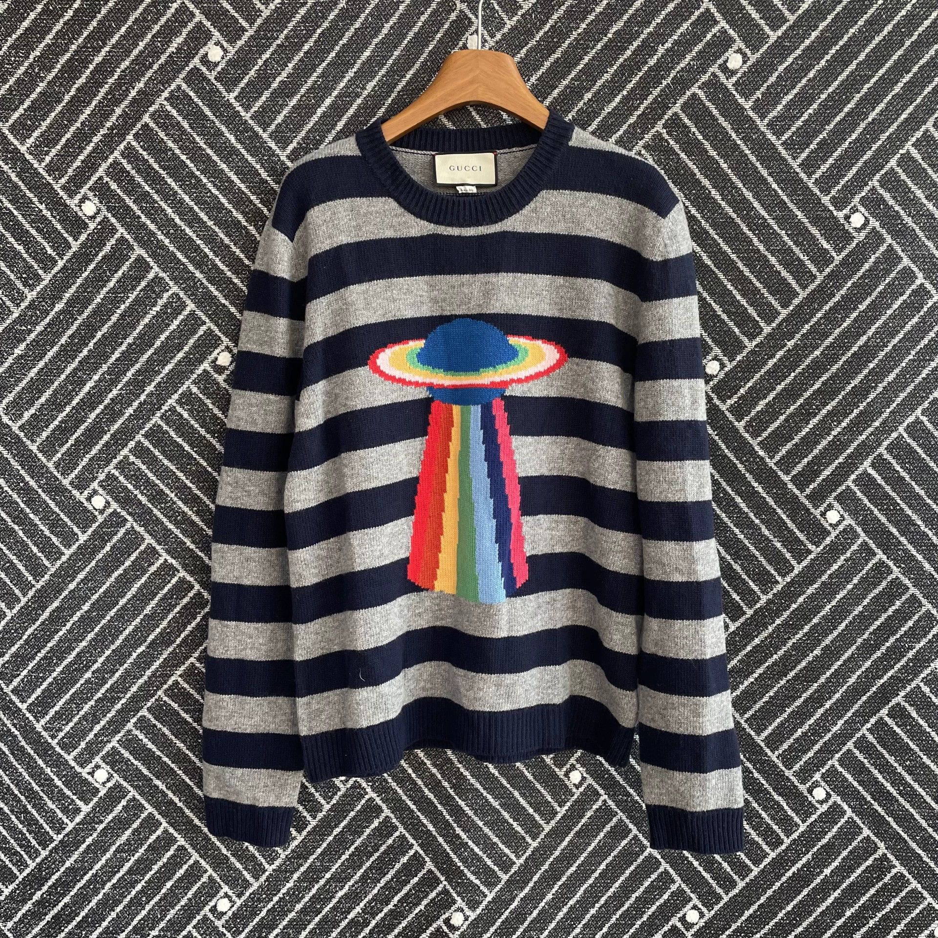 Gucci Gucci 99 New Rainbow Disc Gray Blue Stripe Unisex Sweater L Size L / US 10 / IT 46 - 1 Thumbnail