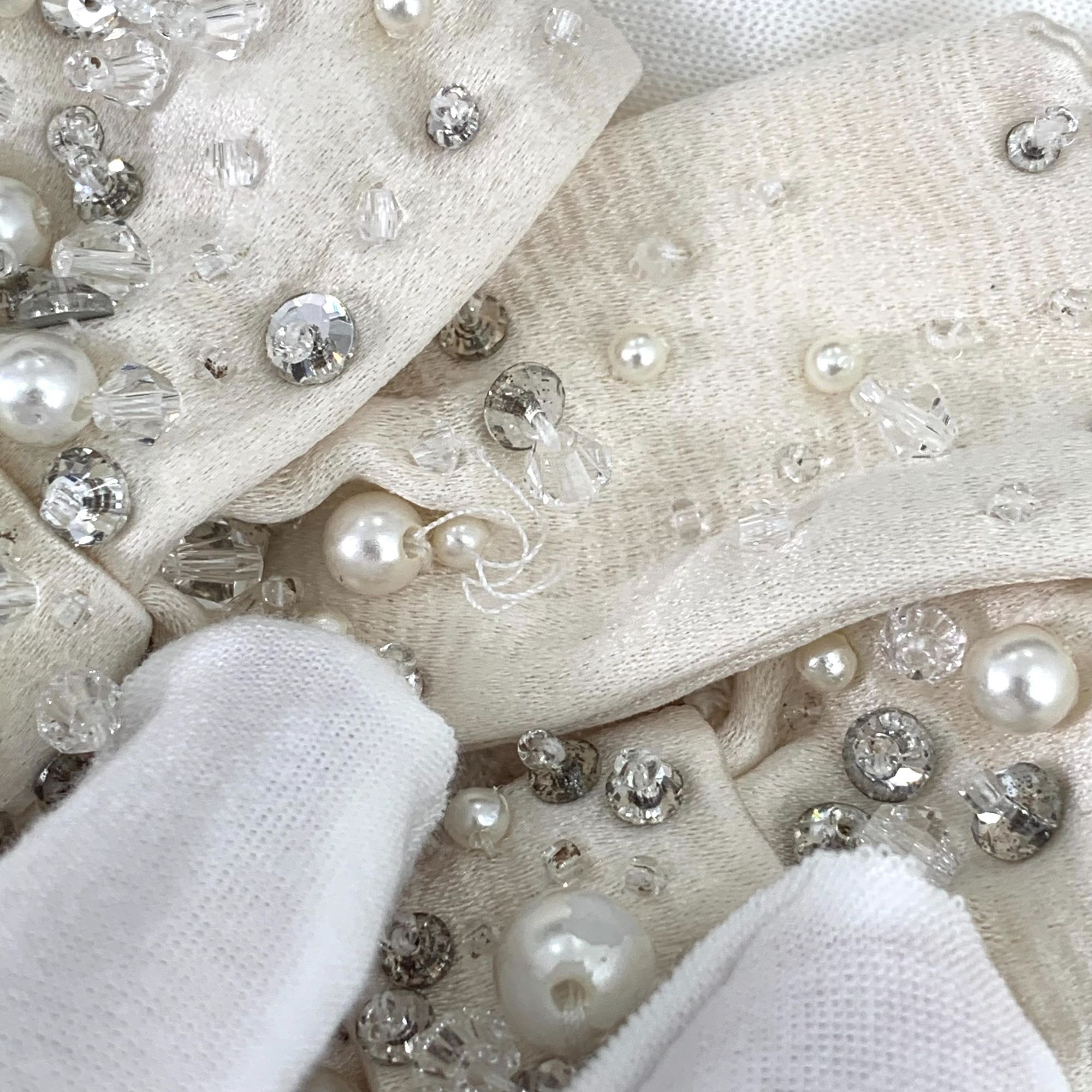 Miu Miu Miu Miu White Cotton Beaded Bow Embellished Long Sleeve Swea Size XS / US 0-2 / IT 36-38 - 4 Thumbnail