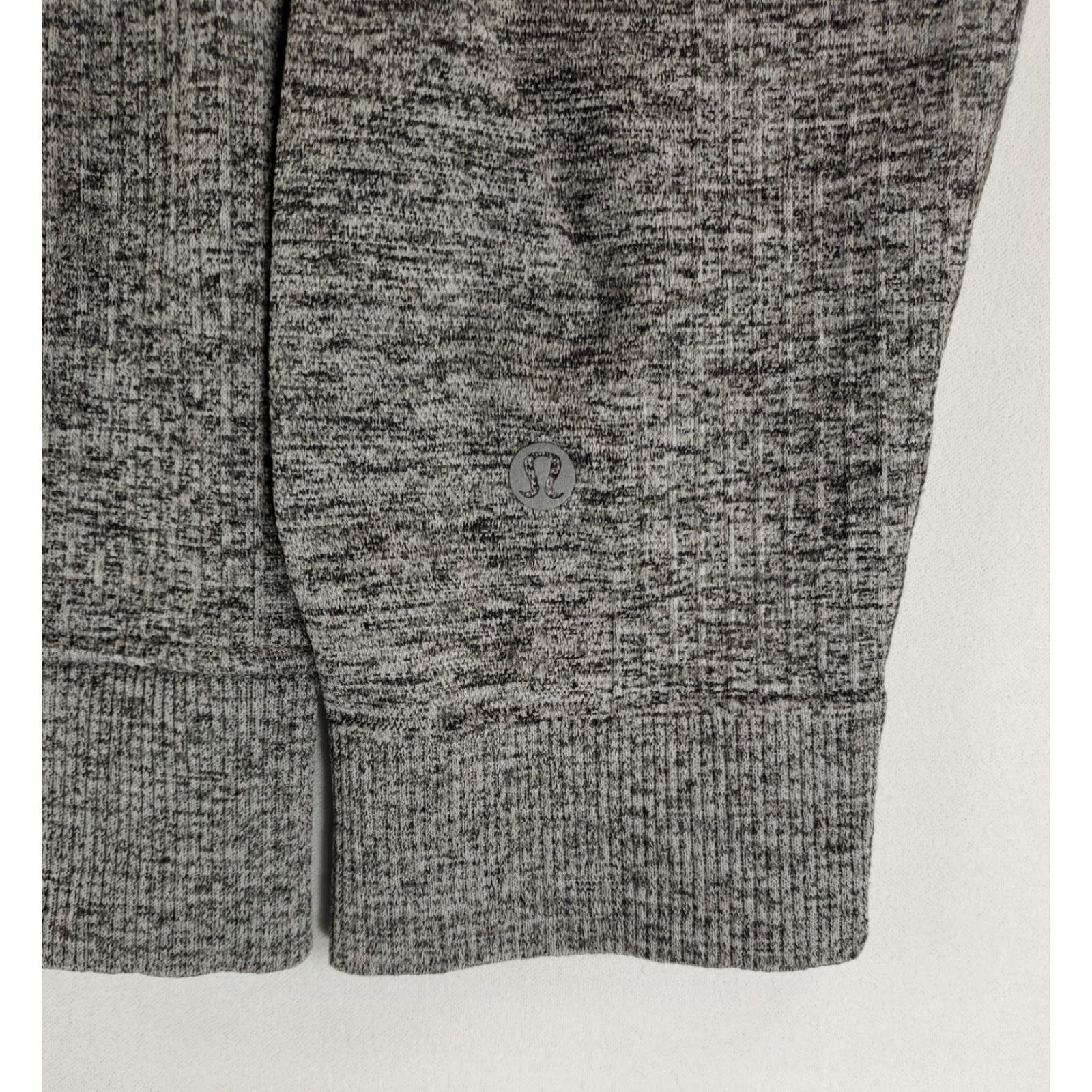 Lululemon Lululemon Sweatshirt Crew Neck Engineered Warmth Long Sleeve Gray Mens XL Size US XL / EU 56 / 4 - 2 Thumbnail
