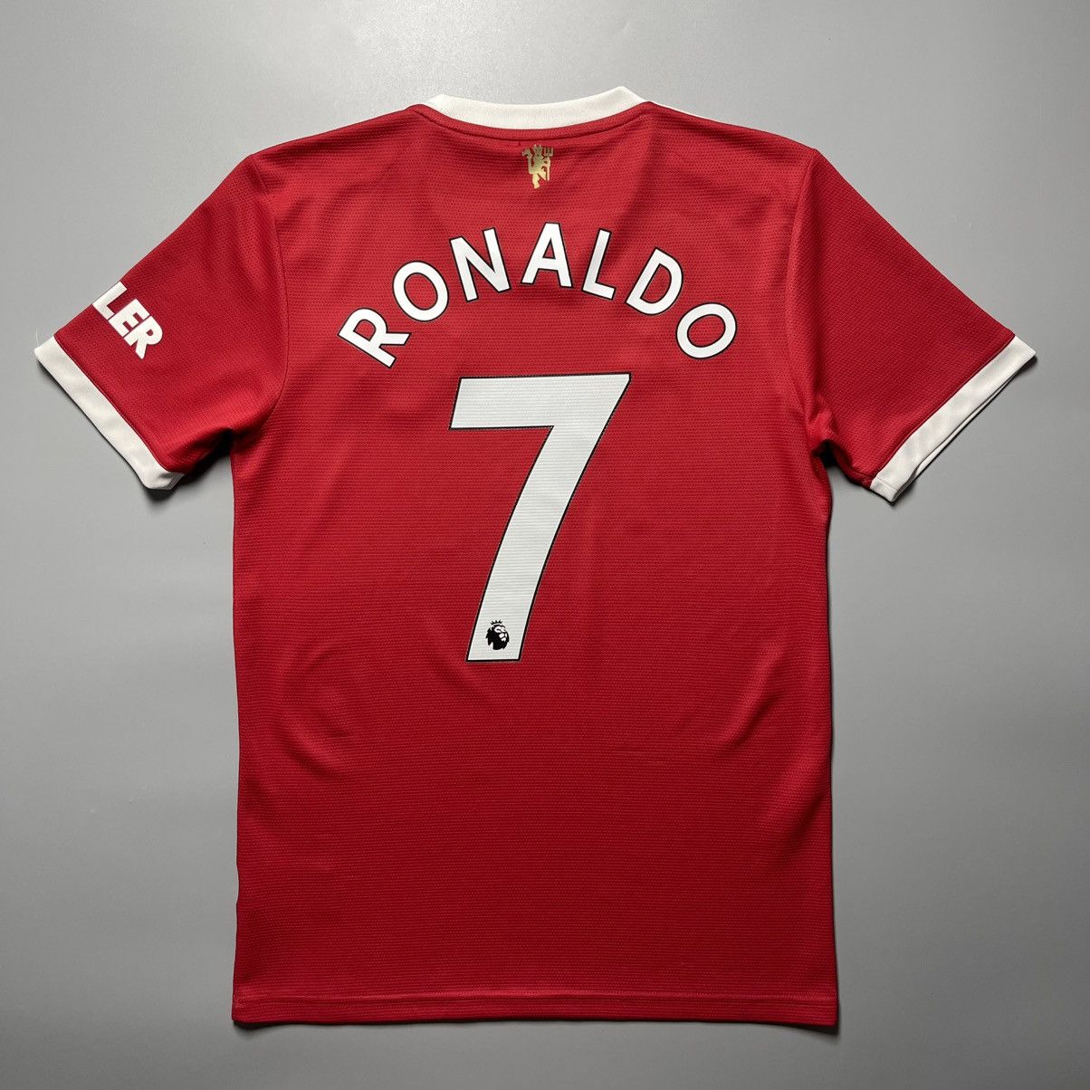 Vintage MAN UNITED ADIDAS 2021/2022 FOOTBALL HOME JERSEY #7 RONALDO Size US S / EU 44-46 / 1 - 1 Thumbnail