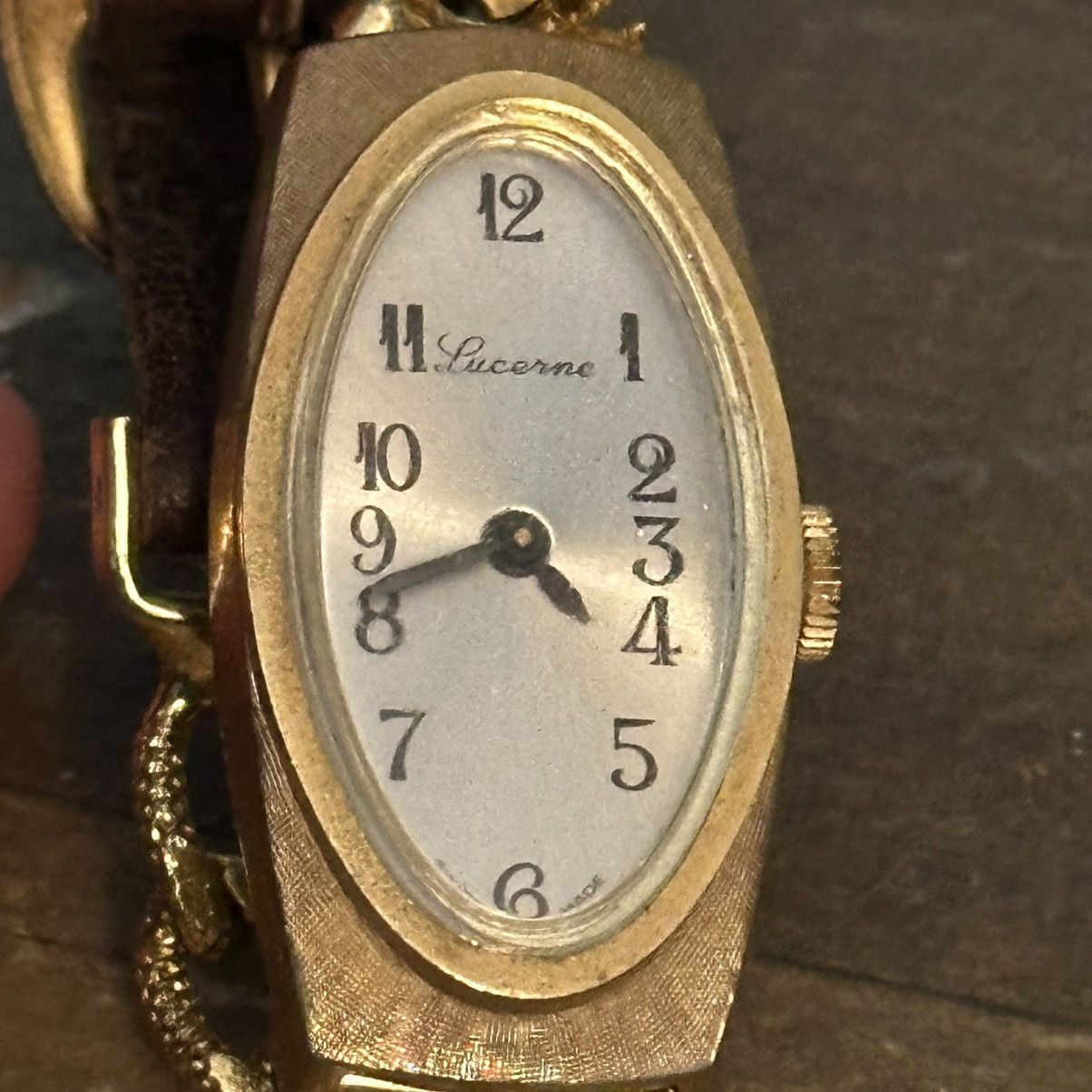 Vintage Vintage Lucerne gold tone chain and leather band watch Size ONE SIZE - 6 Thumbnail