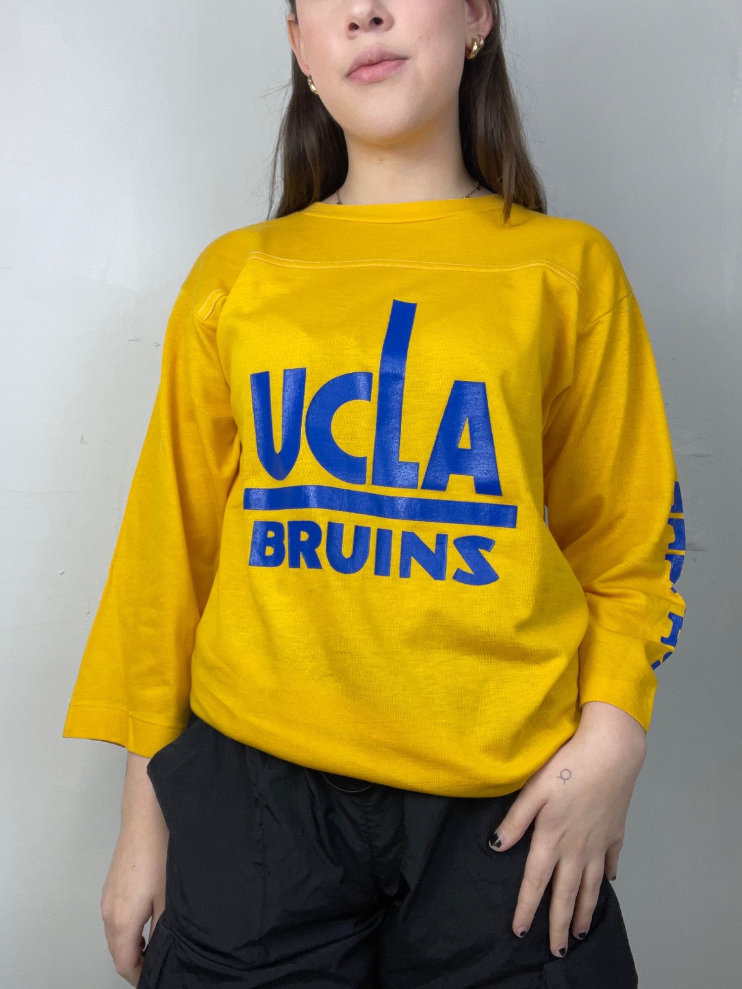 Vintage M Vintage UCLA Bruins Graphic T Size US M / EU 48-50 / 2 - 1 Preview