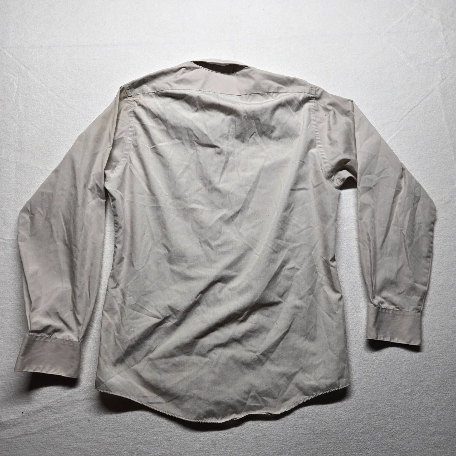 Van Heusen Van Heusen Shirt Mens 15.5 Gray Poplin Wrinkle Free Fitted Long Sleeve Dress Shirt Mens 15.5 Gray Size US M / EU 48-50 / 2 - 7 Thumbnail