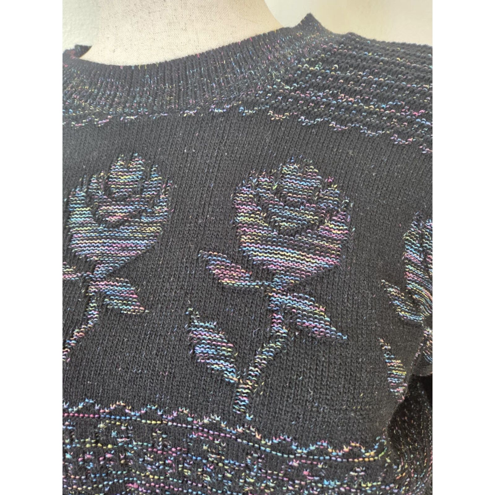 Vintage VINTAGE Women's Floral Sweater 3/4 Sleeve Black Knit Pullover Crew Neck L- Vintage Rose 90s Womens Sweater Size L / US 10 / IT 46 - 5 Thumbnail