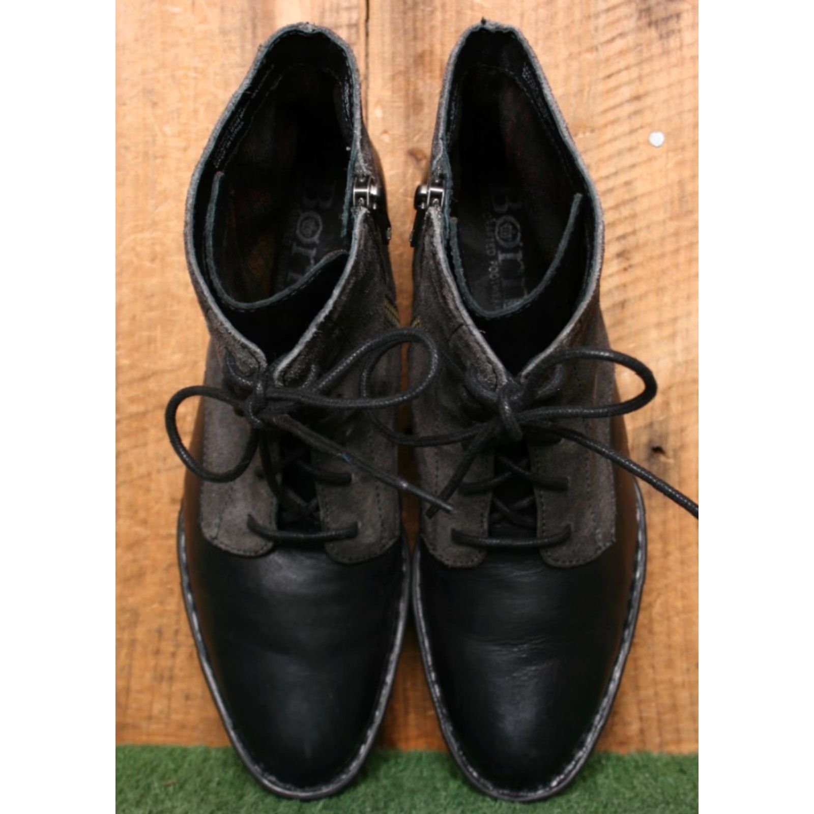 Born Börn Clements Black Leather & Gray Suede Side Zip Ankle Boots Sz. 7.5 M Women Shoe Bootie Size US 8 / IT 38 - 4 Thumbnail