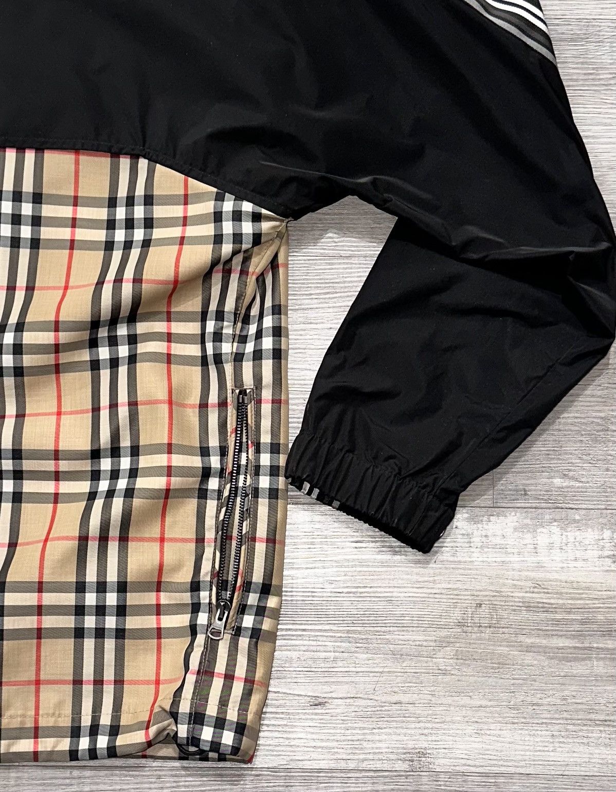Burberry BURBERRY NYLON NOVA CHECK HOODED WINDBREAKER SMALL Size US S / EU 44-46 / 1 - 3 Thumbnail