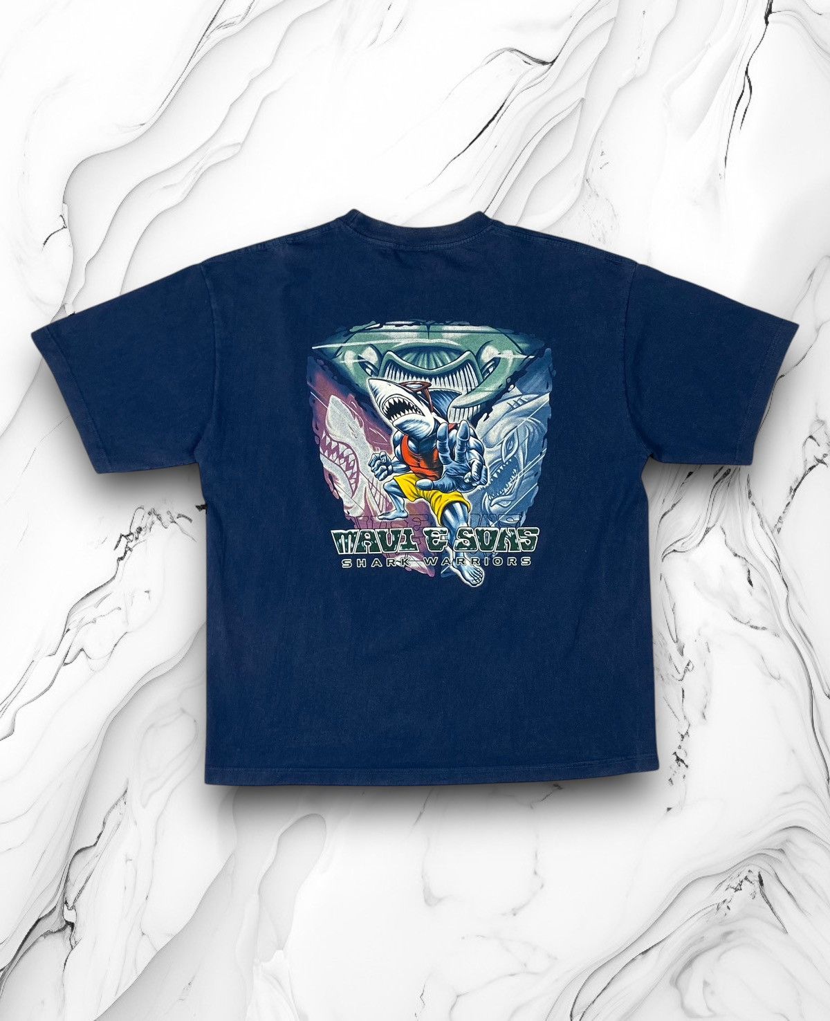 Maui and Sons × Vintage Vintage Maui and Sons Shark Warriors Surfing Graphic Tee Size US XL / EU 56 / 4 - 1 Thumbnail