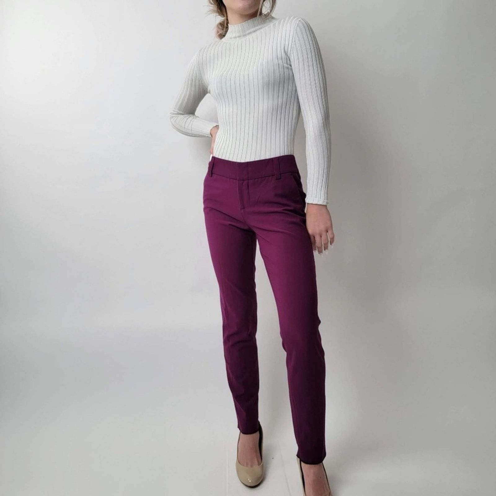 Alice + Olivia Alice + Olivia Burgundy Pants Size 26" / US 2 / IT 38 - 1 Thumbnail