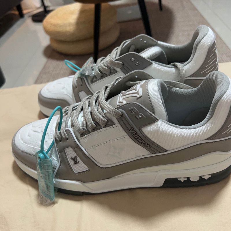 Louis Vuitton Louis Vuitton Classic Trainer Fashion Sneakers 0079 Size US 9 / EU 42 - 1 Thumbnail