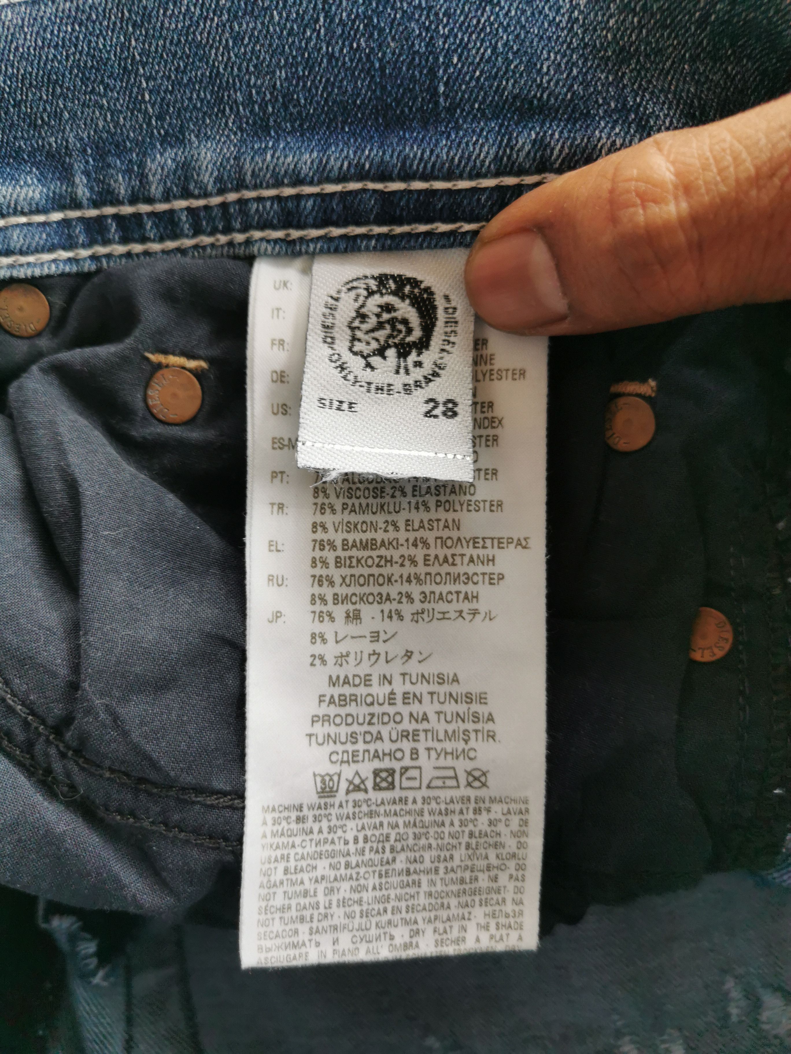Diesel Diesel Ripped Slim Carrot Jeans Size US 30 / EU 46 - 8 Thumbnail