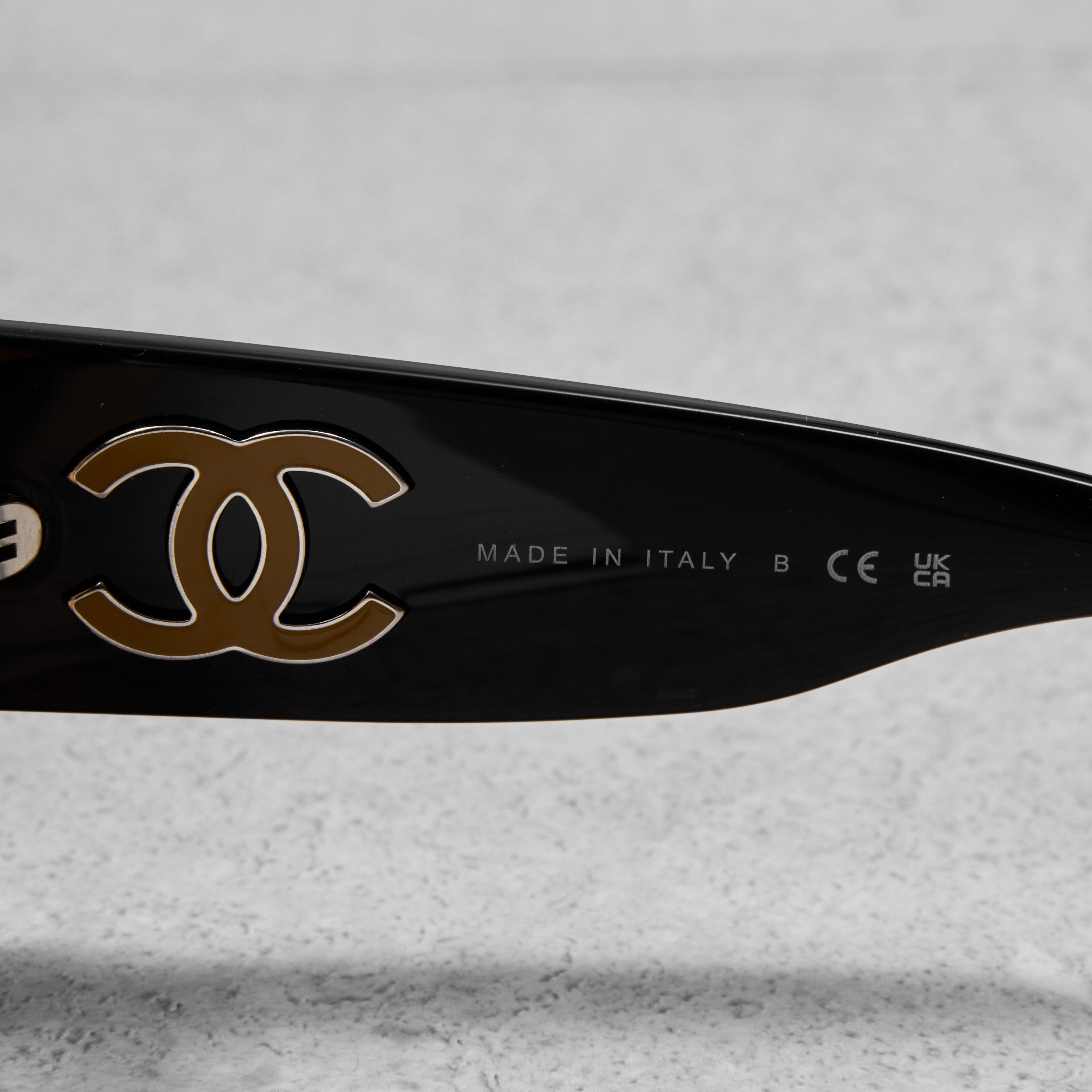 Chanel CHANEL 0CH5539 1799/7 Sunglasses Size ONE SIZE - 5 Thumbnail