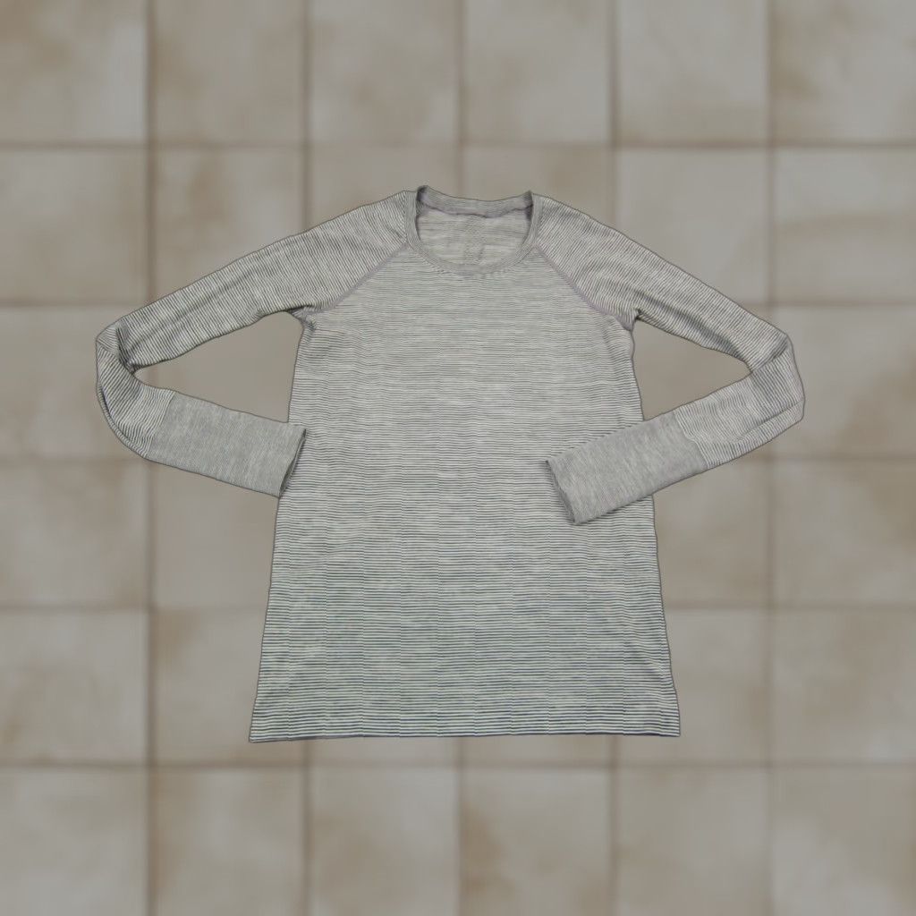 Lululemon Lululemon Shirt Womens 8 Gray Pinstripe Swiftly Tech Performance Gym Run Yoga Shirt Size M / US 6-8 / IT 42-44 - 1 Thumbnail