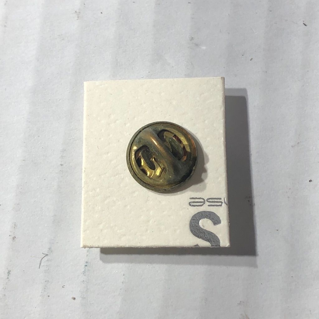 Vintage Vintage London Police Officer Bobby Lapel Pin Black Gold Size ONE SIZE - 2 Thumbnail