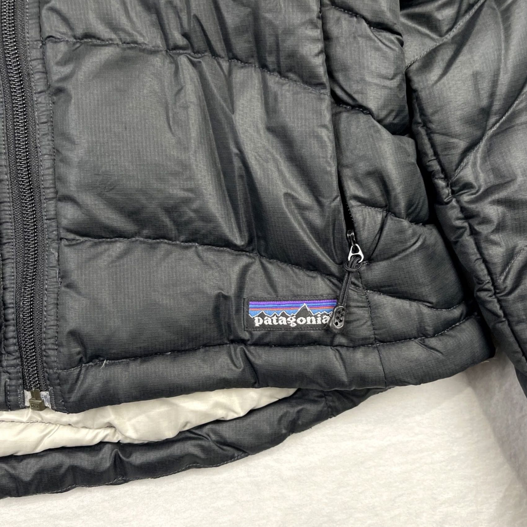Patagonia VINTAGE Patagonia Jacket Womens Small Black Down Puffer Fleece Collar Zip Up Y2K Mens? Womens Size S / US 4 / IT 40 - 2 Thumbnail