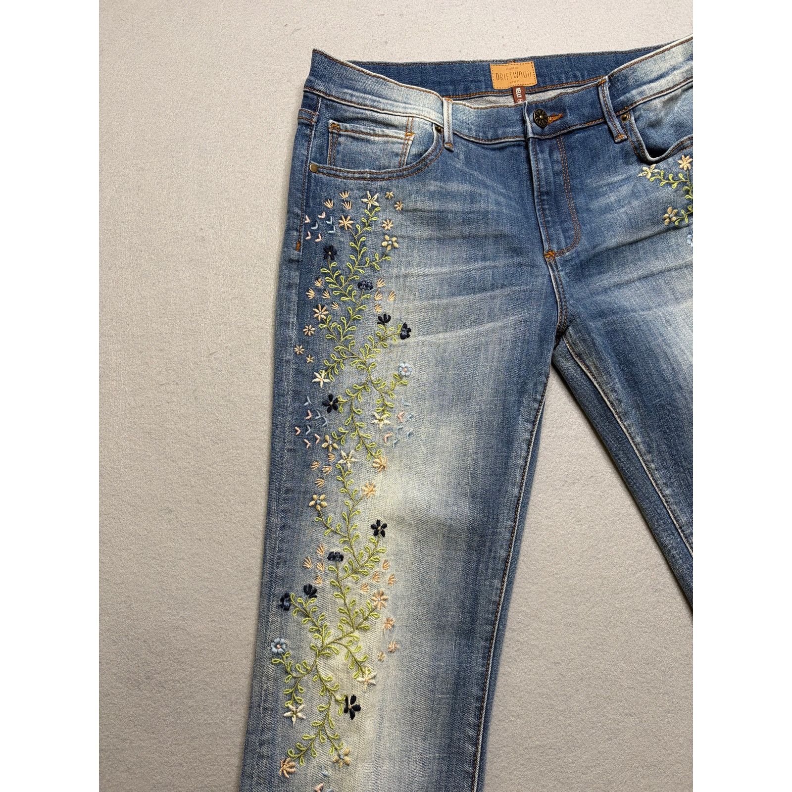 Other Driftwood Women’s Embroidered Floral Jeans Sz 29 Classic Fit Size 29" - 10 Thumbnail