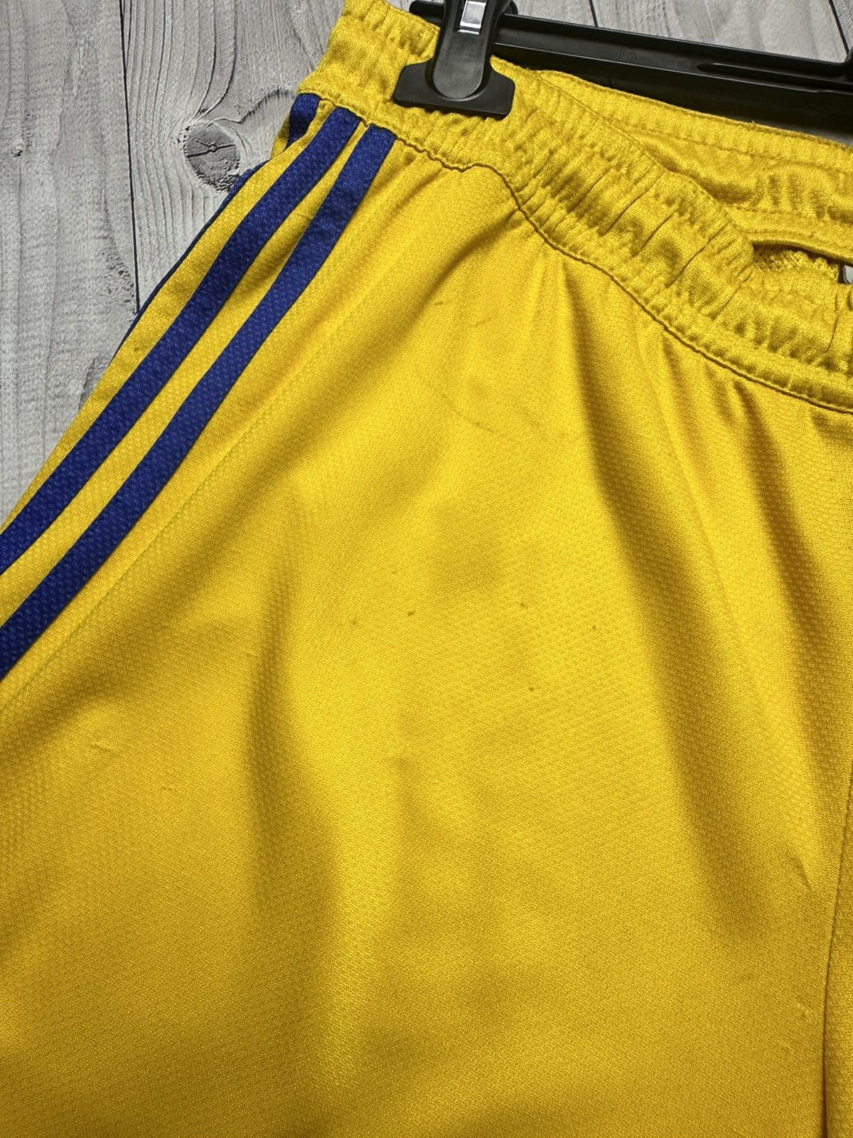 Vintage Vintage adidas Chelsea soccer shorts size M 15 Malouda Size US 32 / EU 48 - 4 Thumbnail