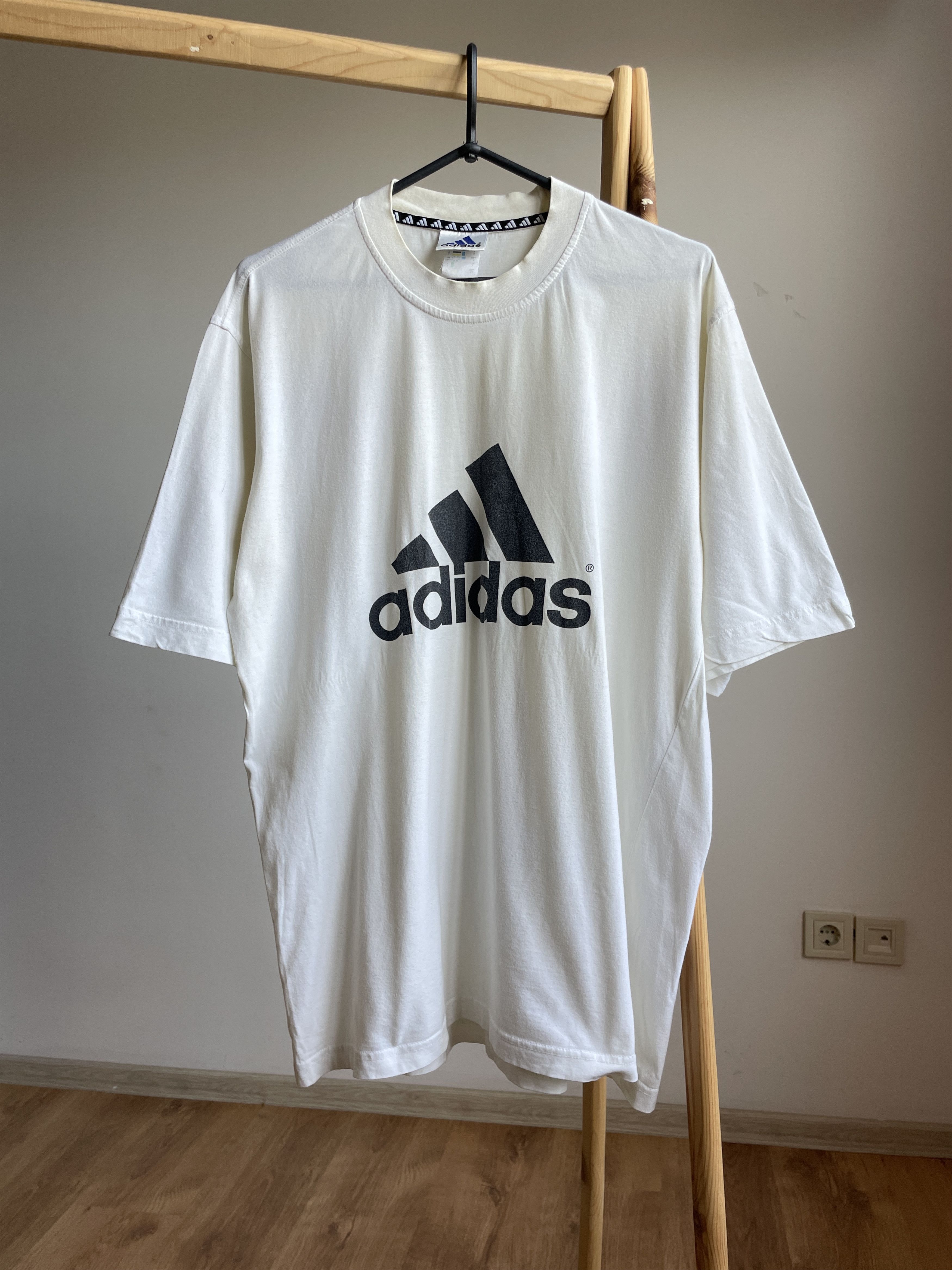 Adidas Adidas Vintage 90's Logo T-Shirt Size L Size US L / EU 52-54 / 3 - 1 Thumbnail