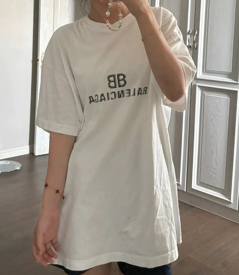 Balenciaga balenciaga white double b short sleeve shirt Size US M / EU 48-50 / 2 - 5 Thumbnail