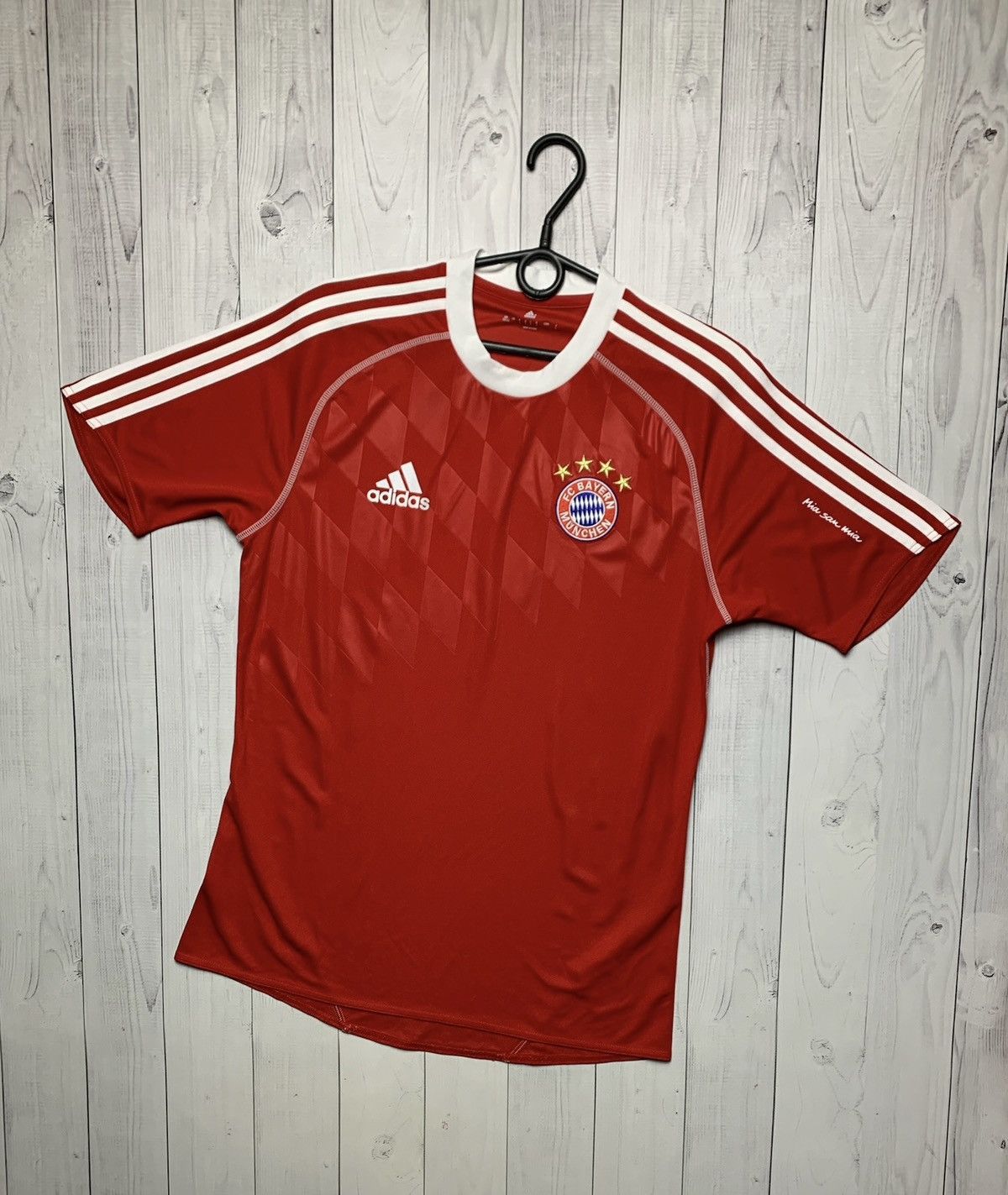 Adidas × Vintage Vintage adidas Bayern Munich soccer jersey size M red Size US M / EU 48-50 / 2 - 1 Thumbnail