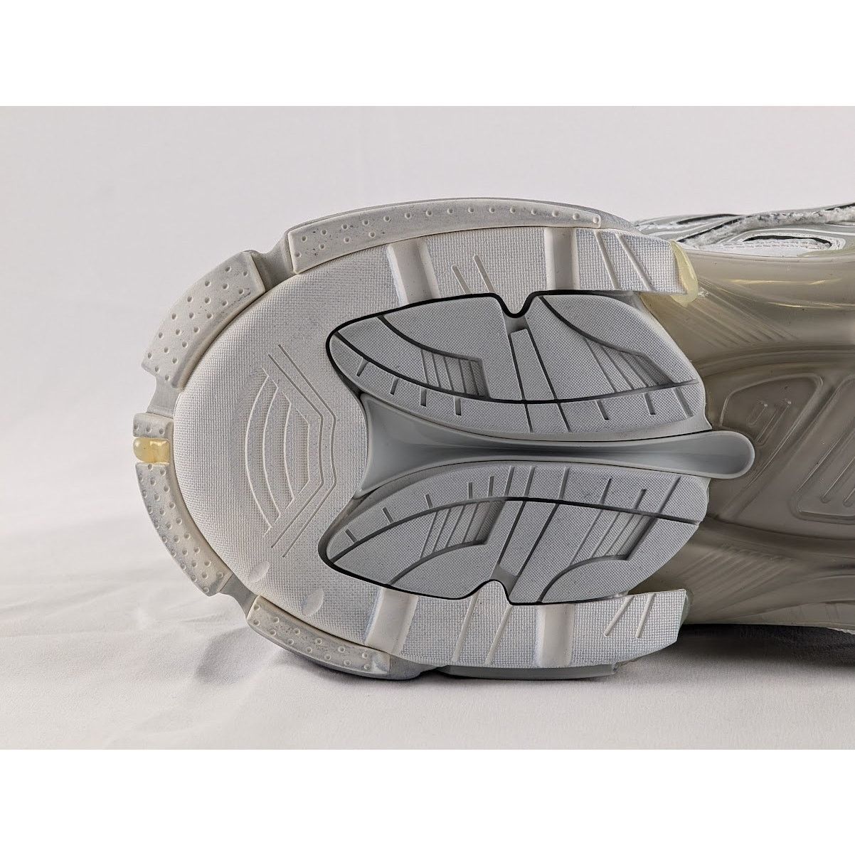 Balenciaga o1rshd1 Upper Mesh Rubber Metallic Runner in Silver/Grey Size US 13 / EU 46 - 7 Thumbnail