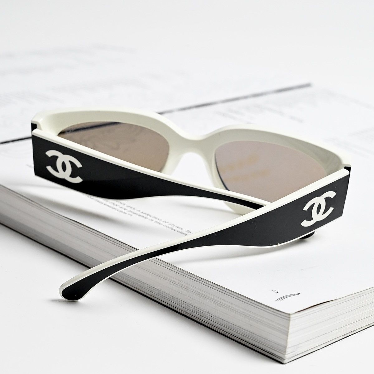 Chanel CHANEL 0CH6056 165653 BLACK WHITE BROWN SUNGLASSES Size ONE SIZE - 9 Thumbnail