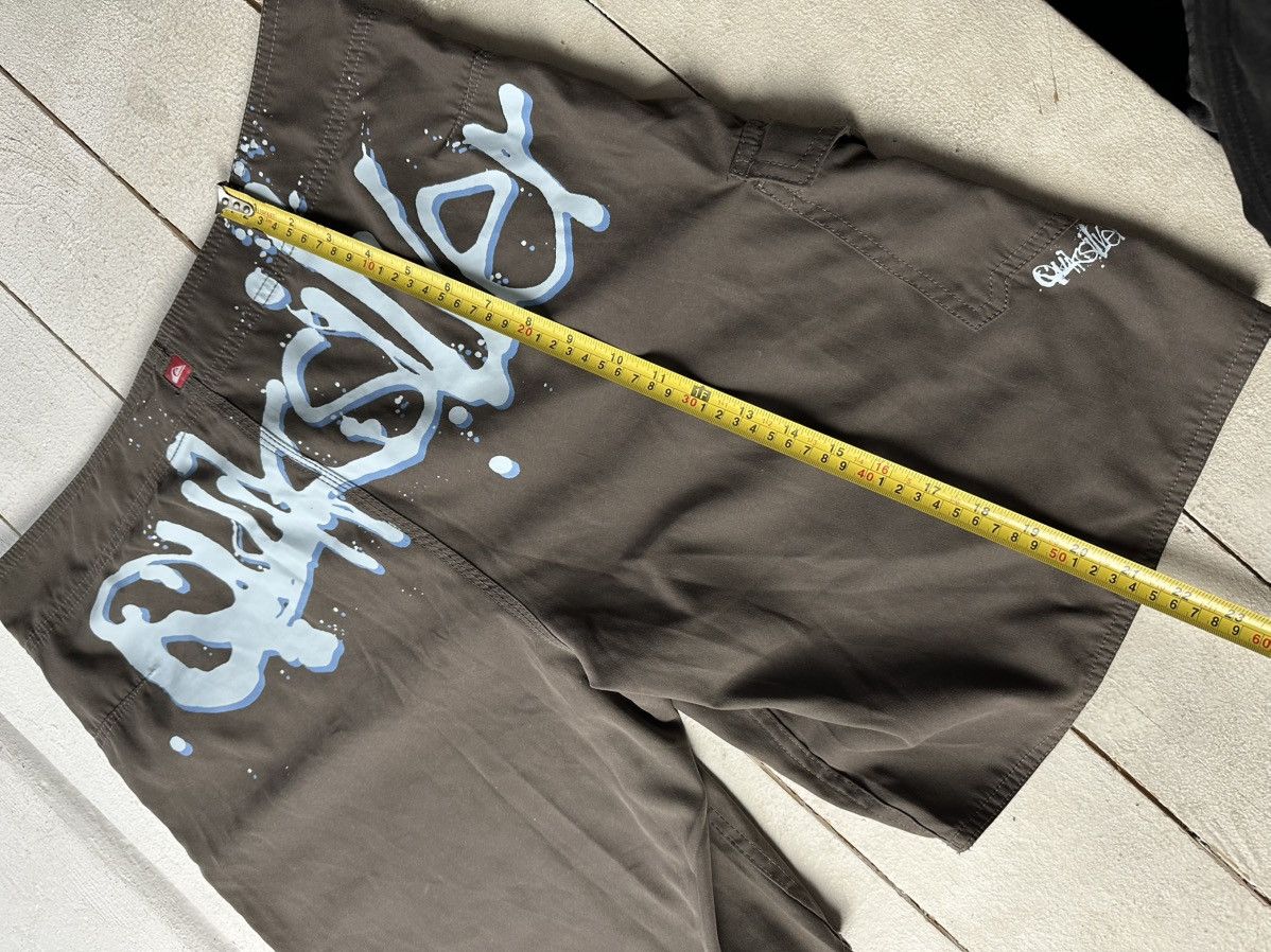 Quiksilver 🚨Vintage Quiksilver Shorts Big Logo Y2K Style 90s Surfing Size US 33 - 11 Thumbnail