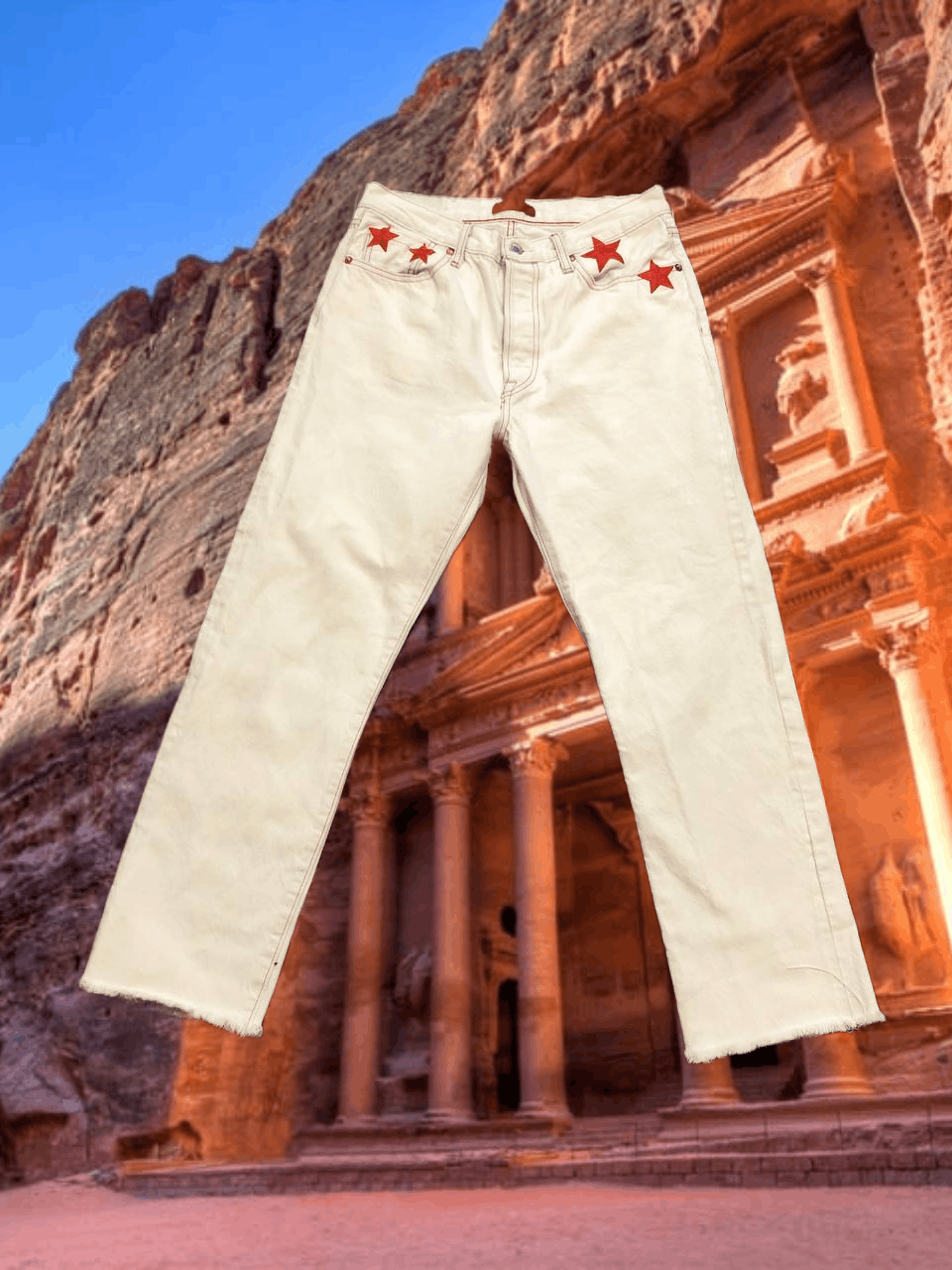 Levi's Vintage Levi's print stars Y2K jeans white streetwear Size 28" / US 6 / IT 42 - 1 Thumbnail