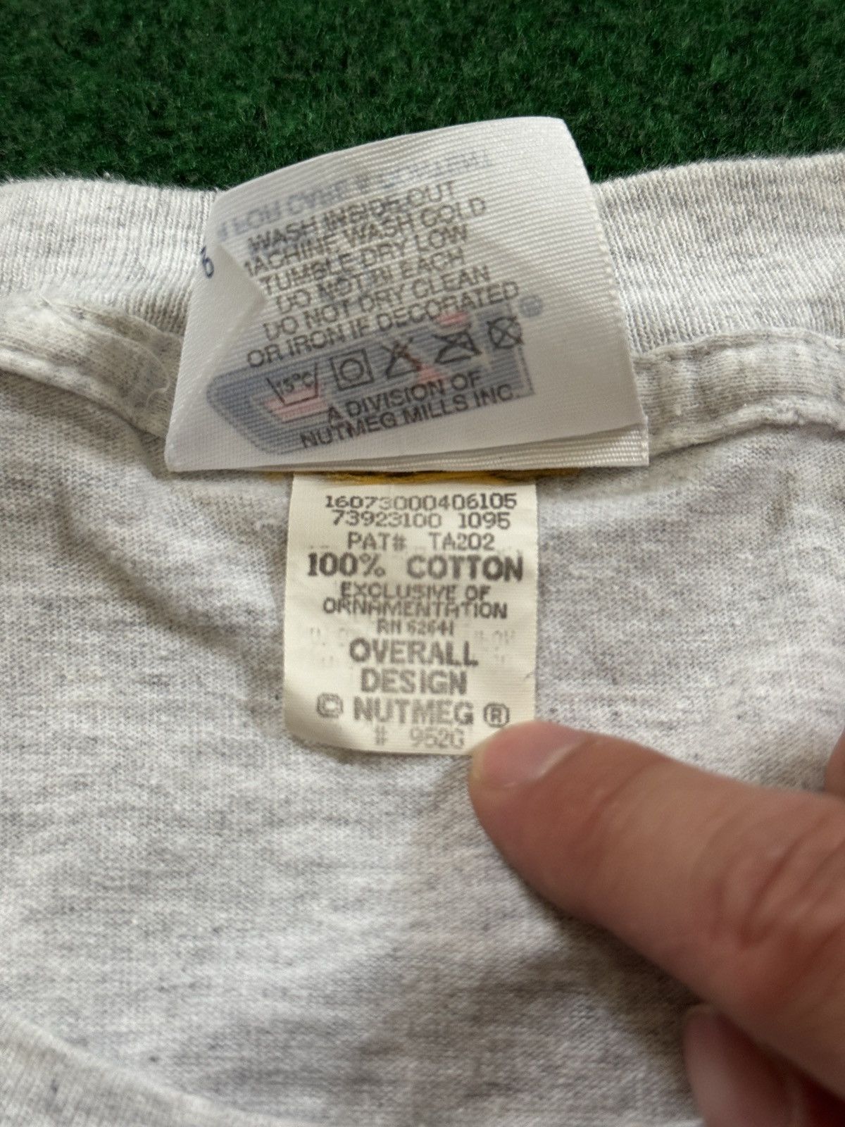 Nutmeg Vtg 90s Cleveland Browns Taz Looney Tunes SACK EM T Shirt Size US L / EU 52-54 / 3 - 4 Thumbnail