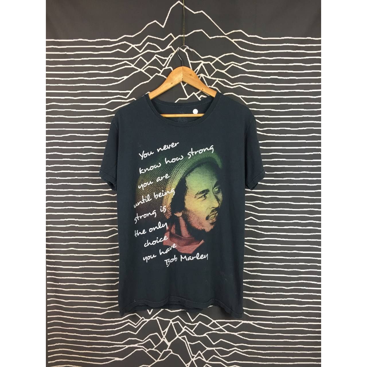 Bob Marley × Zion Rootswear Zion Rootswear Bob Marley Being Strong Quote Tee Size US L / EU 52-54 / 3 - 2 Thumbnail
