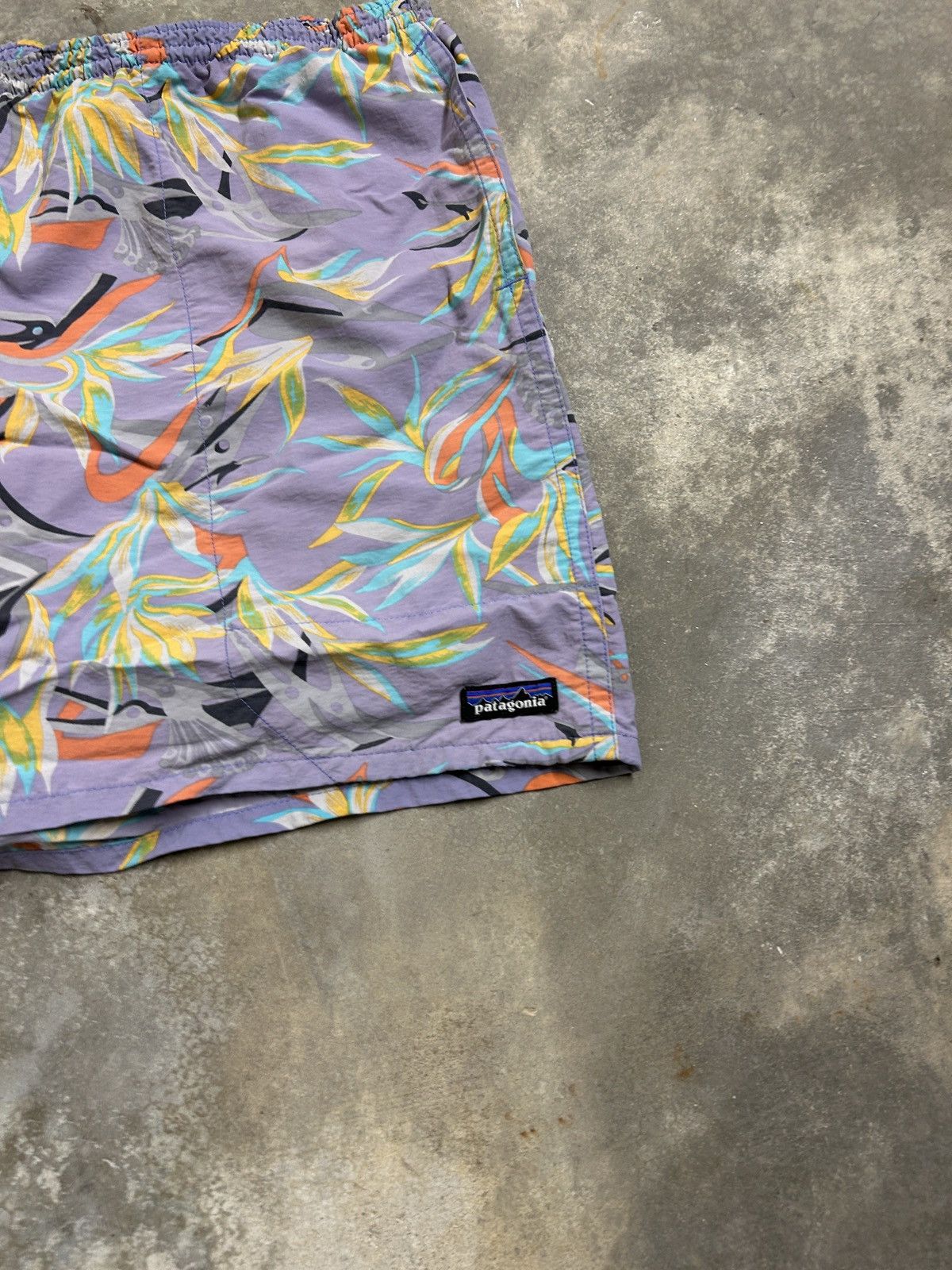 Patagonia Patagonia Floral Retro Styled Shorts Size US 40 / EU 56 - 2 Thumbnail