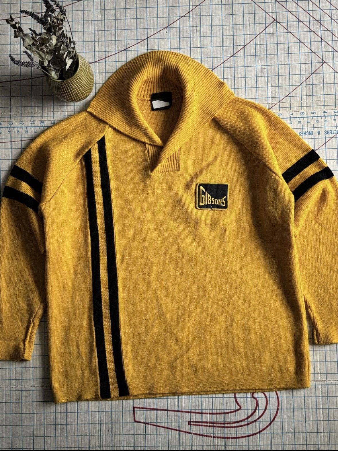 Vintage Vintage Clover Knitting Mills Gibsons Yellow And Black Knit Size US M / EU 48-50 / 2 - 1 Thumbnail