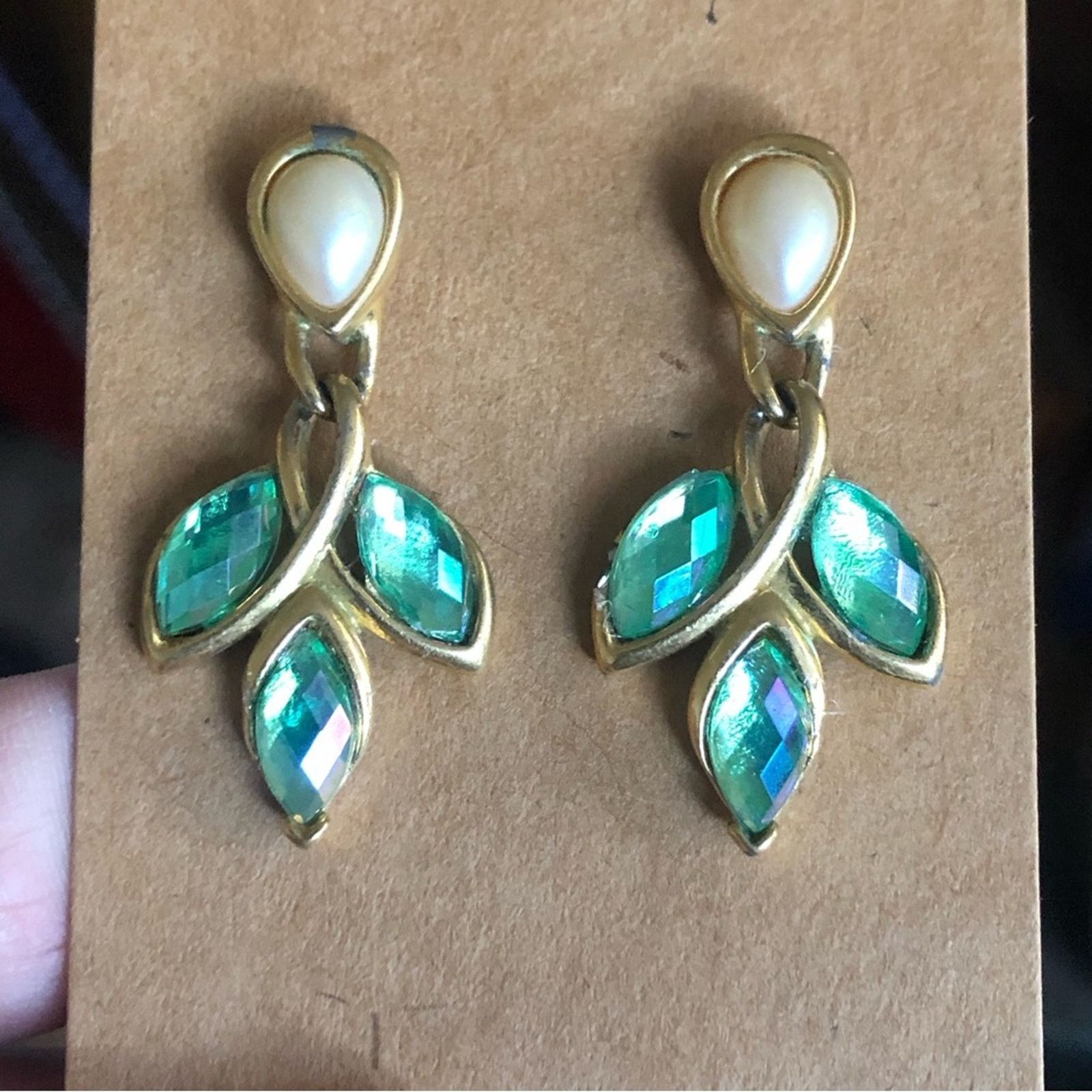 Vintage Vintage Trifari simulated pearl dangle earrings Size ONE SIZE - 2 Thumbnail