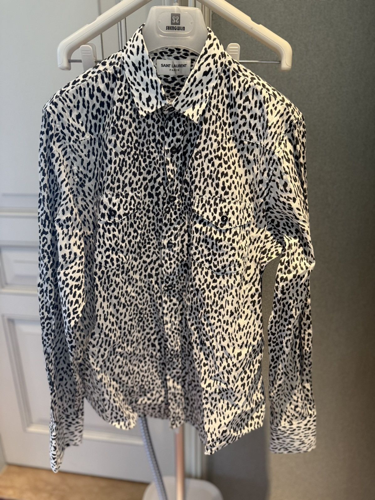Saint Laurent Paris white Leopard的print the western shirt collar size40 Size US M / EU 48-50 / 2 - 1 Thumbnail