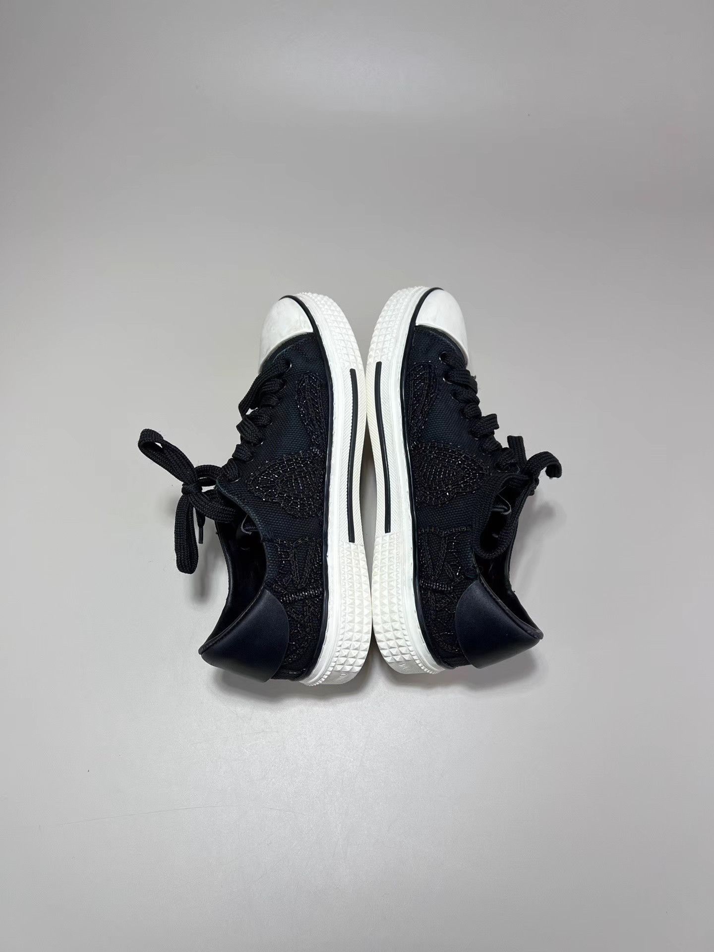 Valentino VALENTINO Beaded Low-Top Canvas Sneakers Size US 7.5 / IT 37.5 - 4 Thumbnail