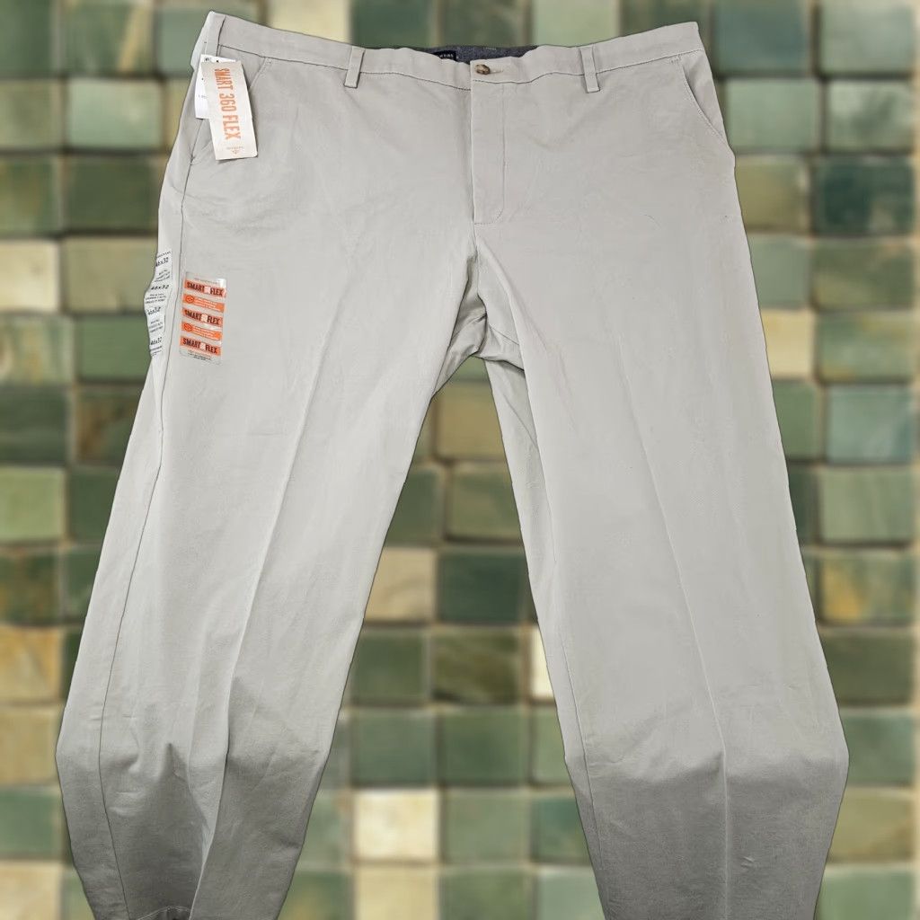 Dockers Dockers Workday Khaki Pants Mens 46x32 Big & Tall Classic Fit Smart 360 Flex Size US 30 / EU 46 - 1 Thumbnail