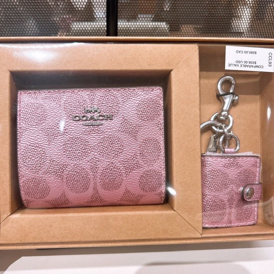 Coach Boxed Snap Wallet And Picture Frame Charm CCL93 Size ONE SIZE - 2 Thumbnail