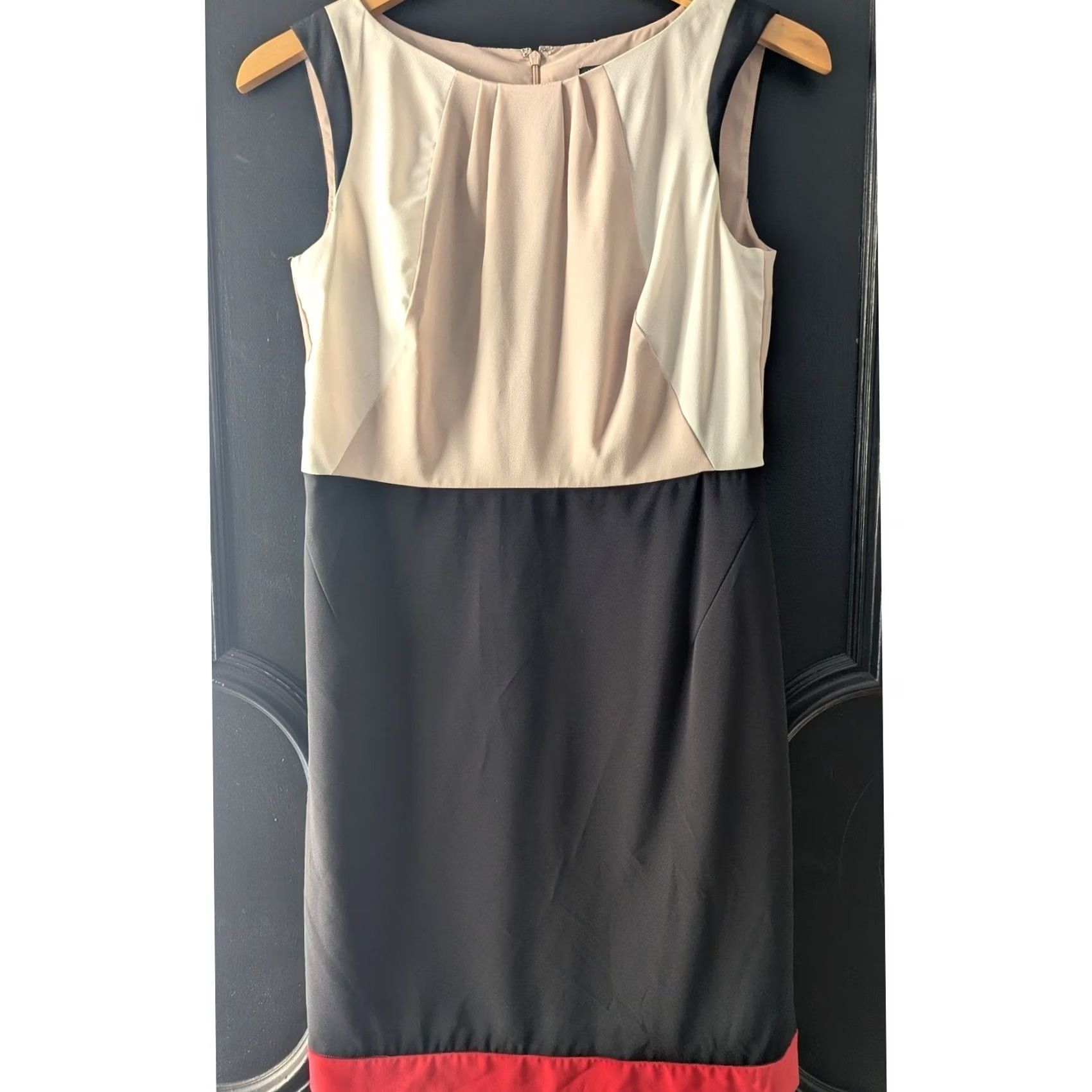 Ann Taylor Ann Taylor Colorblock Sheath Dress Red Trim Sleeveless Business Casual Size 8P Size M / US 6-8 / IT 42-44 - 2 Thumbnail