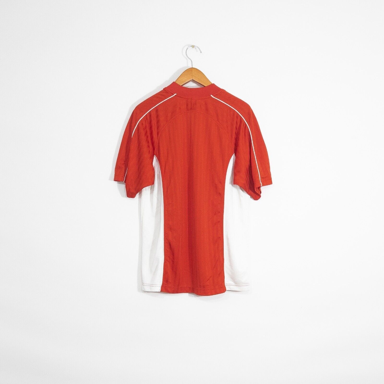 Adidas Vintage Adidas Jersey T Shirt Mens Medium - Distressed Red Size US M / EU 48-50 / 2 - 5 Thumbnail
