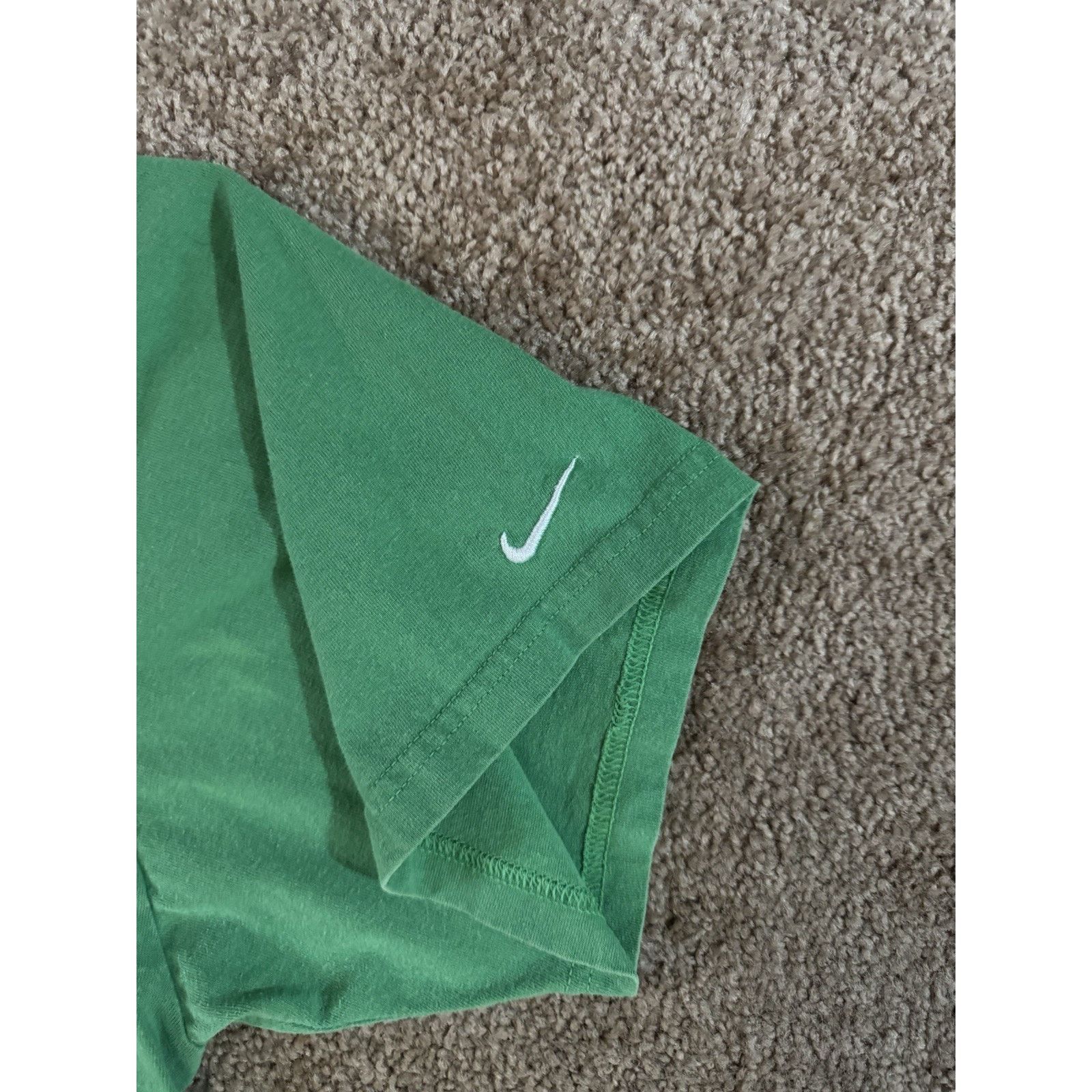 Nike Vintage 2000s Y2K Green Nike Essential Tee Size L Size US L / EU 52-54 / 3 - 3 Thumbnail