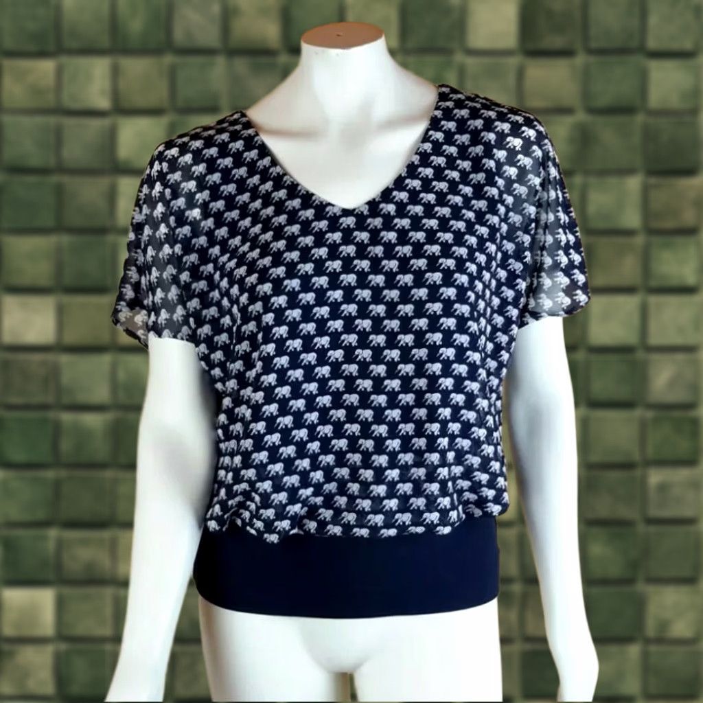 Vintage VINTAGE? No. (Skip) CAbi Womens Parade Blouse top navy blue elephant print style # 5345 size Small Size S / US 4 / IT 40 - 1 Thumbnail