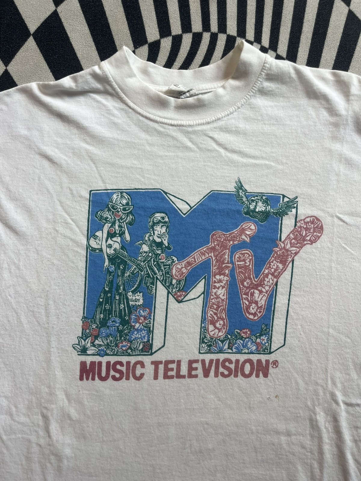 Mtv Vintage MTV music television Flower Power 90’s Tshirt Size US XL / EU 56 / 4 - 4 Thumbnail