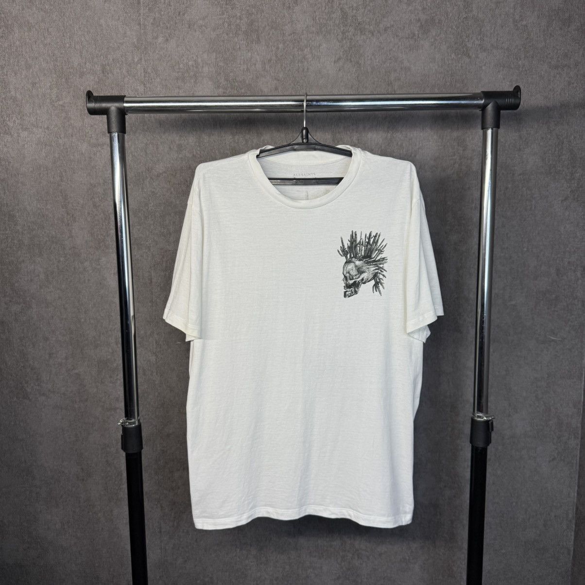Allsaints Allsaints t-shirt big logo skull rare Size US L / EU 52-54 / 3 - 3 Thumbnail