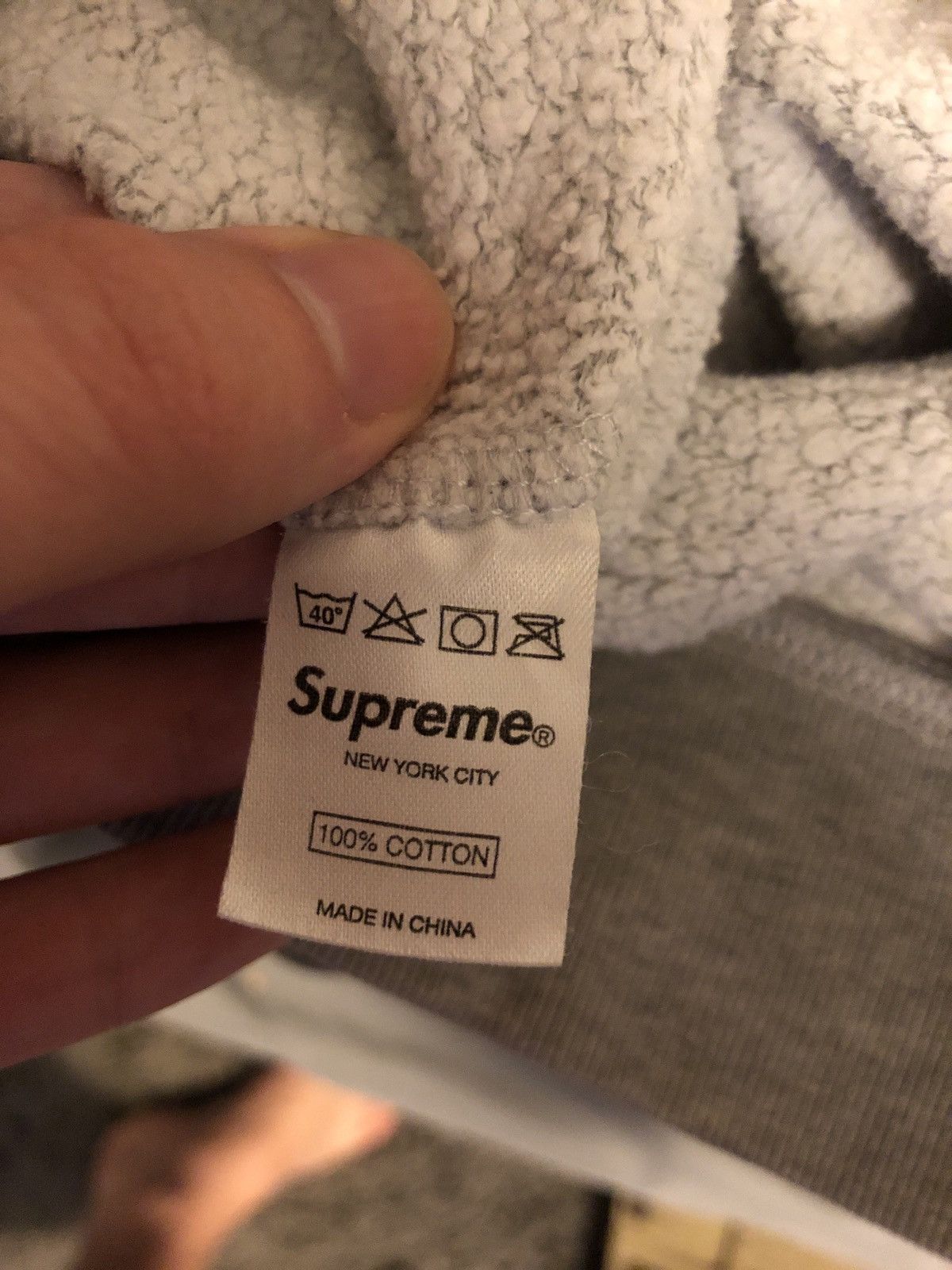 Supreme Supreme World Famous crewneck Size US L / EU 52-54 / 3 - 7 Thumbnail