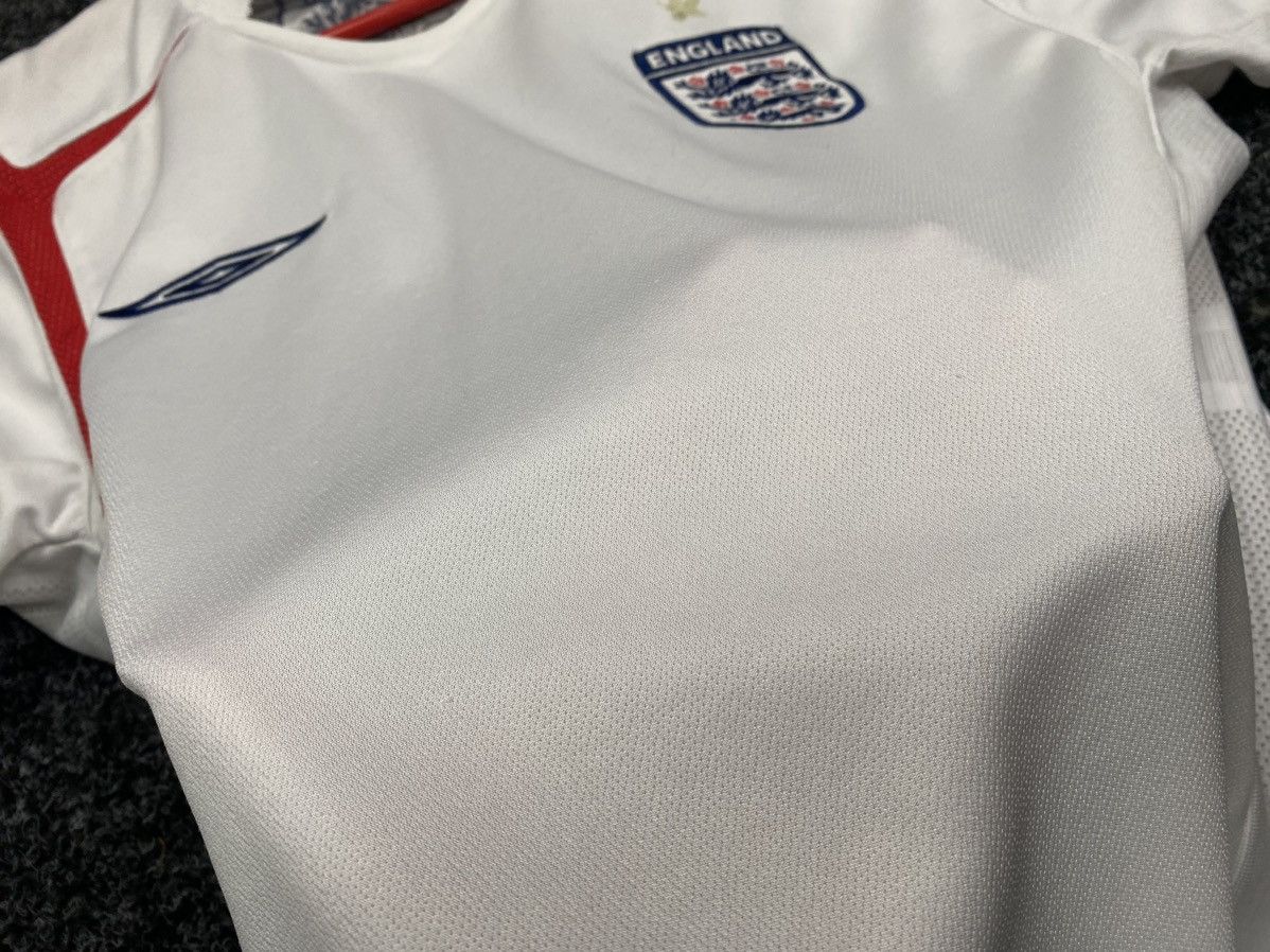 Umbro × Vintage Vintage England 🏴󠁧󠁢󠁥󠁮󠁧󠁿 Umbro Soccer Jersey size M Size US M / EU 48-50 / 2 - 12 Thumbnail