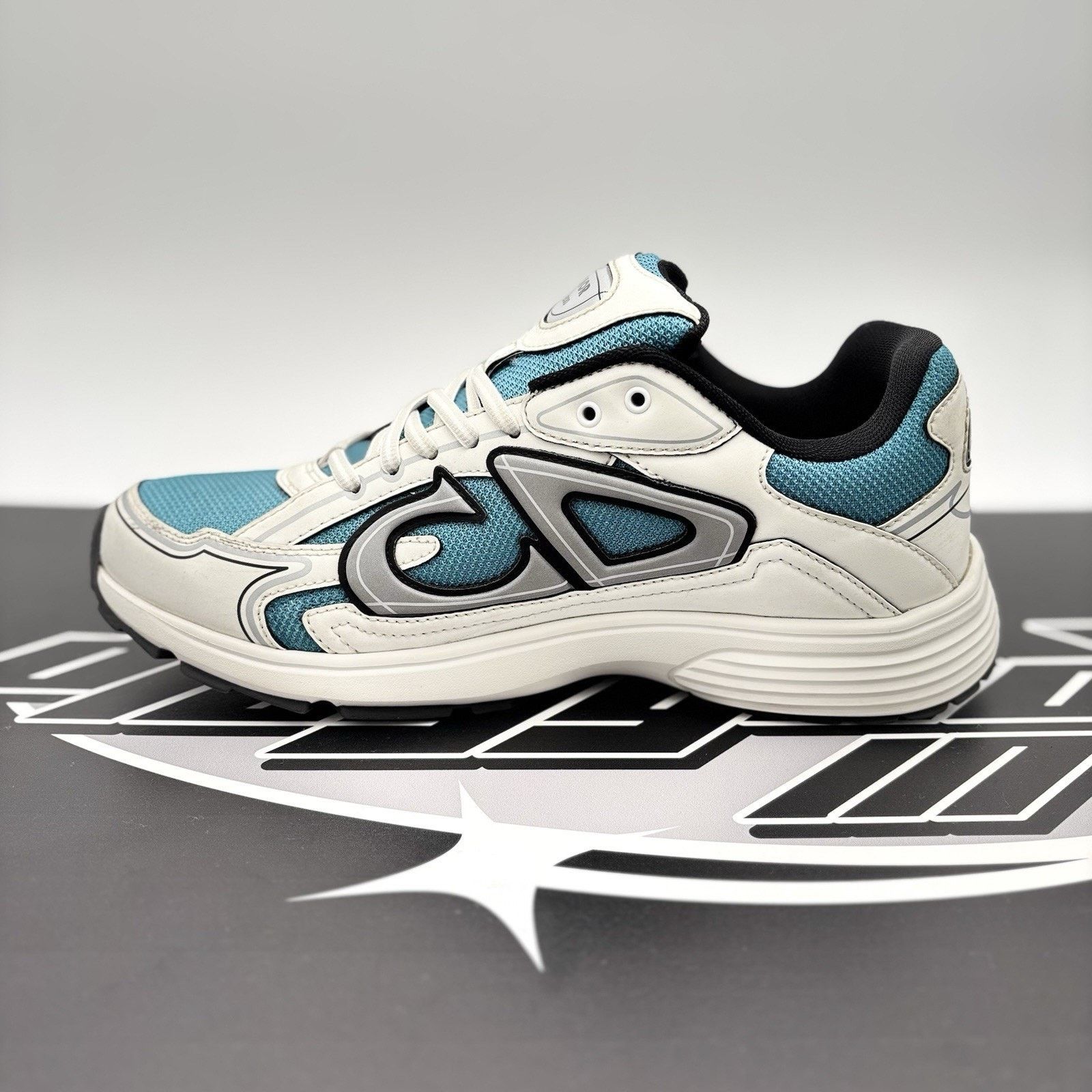 Dior Dior B30 Reflective Sneaker ' White Blue ' | GREAT CONDITION Size US 9 / EU 42 - 4 Thumbnail