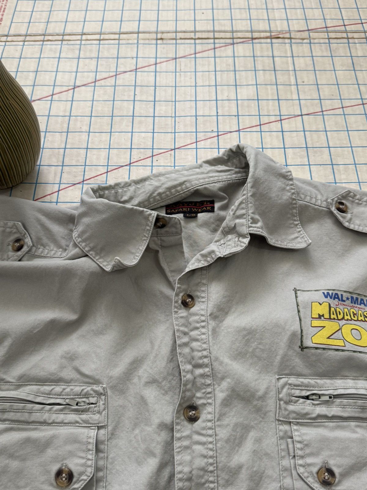 Vintage Vintage Madagascar Zoo Keeper Promo Button Up Short Sleeve Size US L / EU 52-54 / 3 - 8 Thumbnail