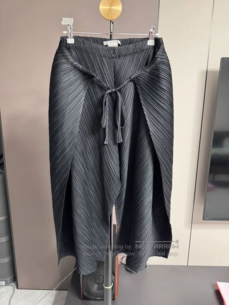 Issey Miyake Issey Miyake size:5 Black Kelp-style Asymmetric Pants Size 22" - 1 Thumbnail