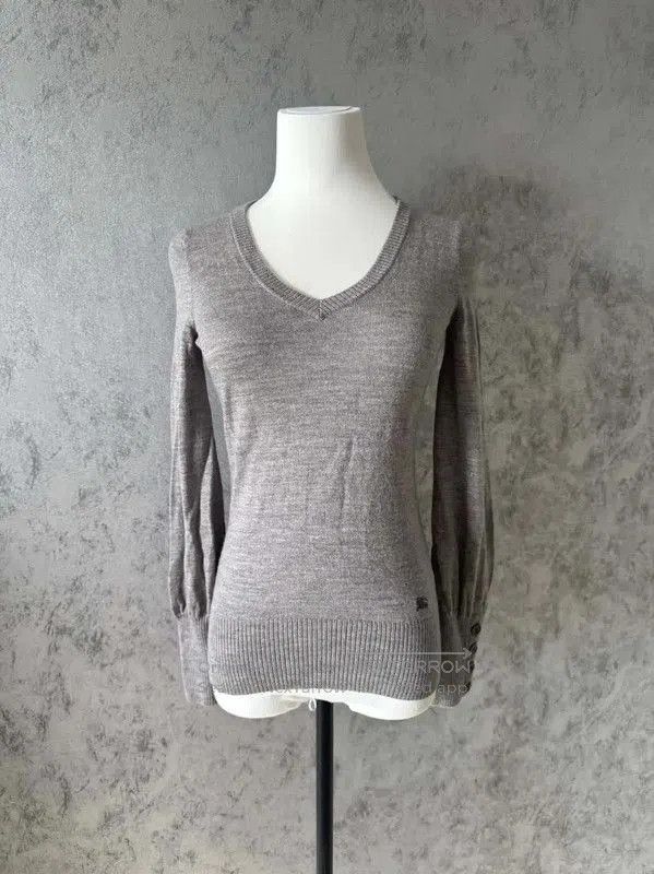 Burberry Burberry Gray Wool Long Sleeve Sweater. Size M / US 6-8 / IT 42-44 - 6 Thumbnail