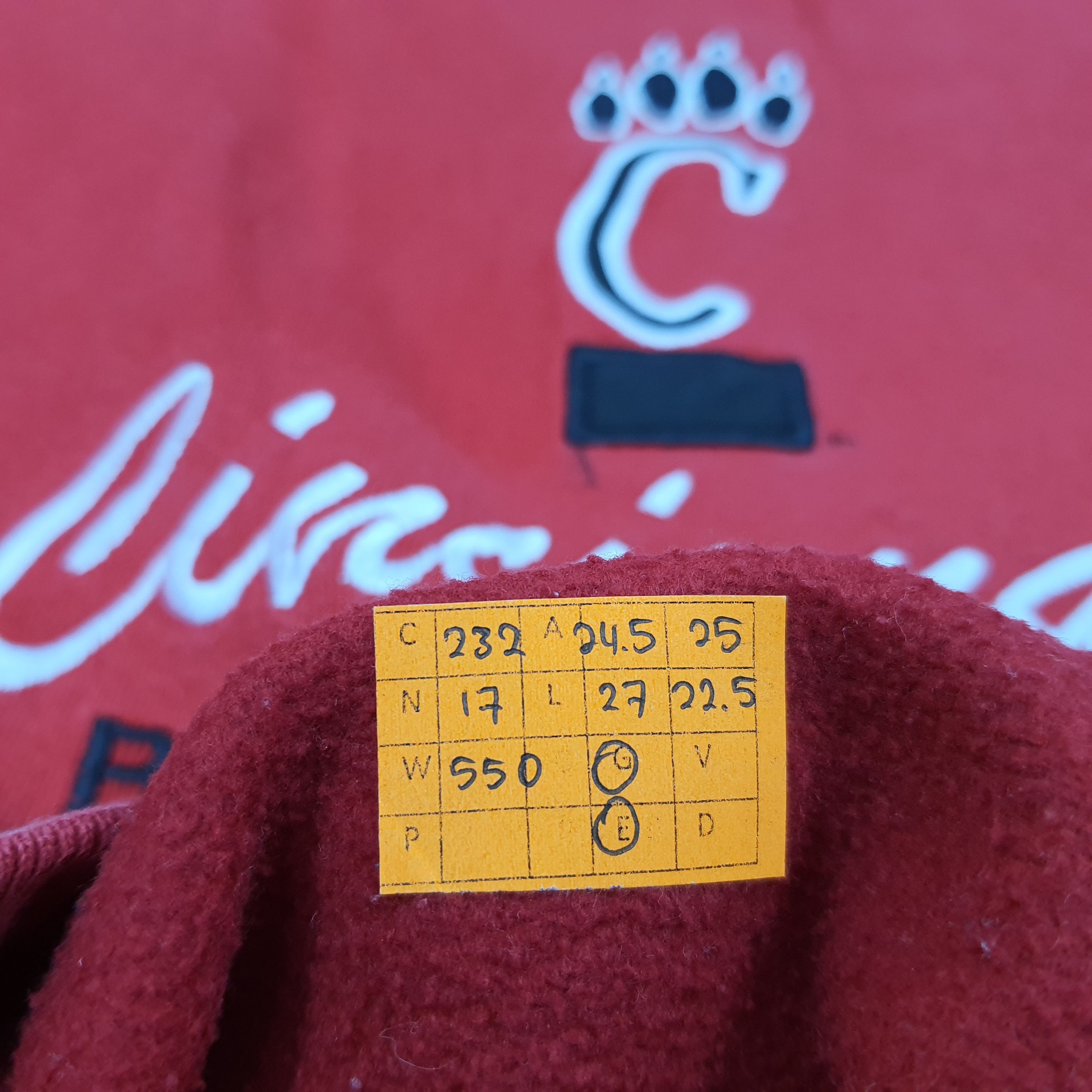 NCAA × Vintage Vintage Cincinnati Bearcats NCAA Sports Sweatshirt C232N17 Size US L / EU 52-54 / 3 - 7 Thumbnail