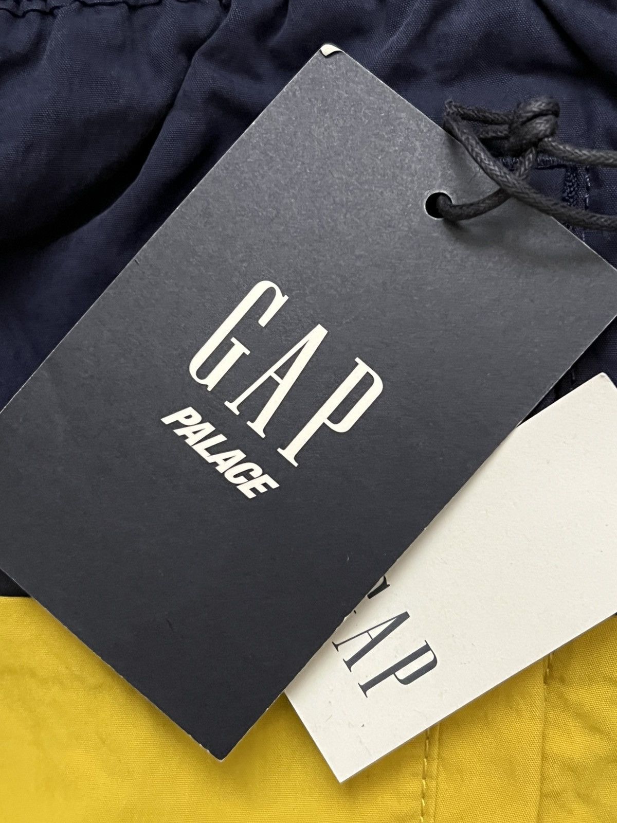 Gap × Palace Gap x Palace Collaboration Shorts L Navy Size US 34 / EU 50 - 3 Thumbnail